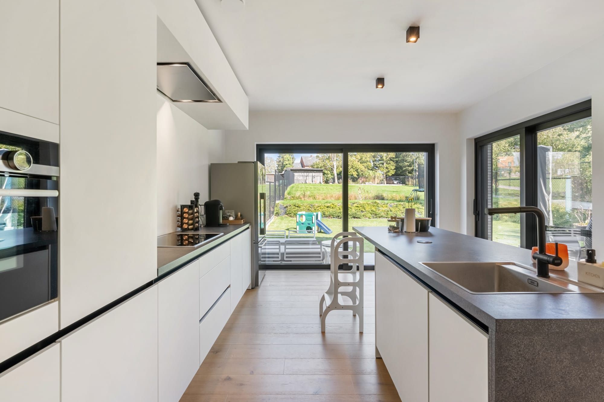 Exclusieve nieuwbouwwoning met verfijnde afwerking en ruime tuin! foto 8