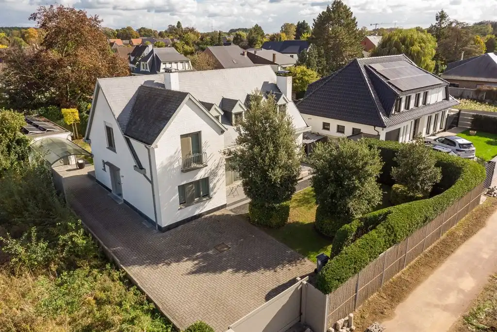 Instapklare villa met 4 à 5 slpk, tuin en EPC B  foto 25