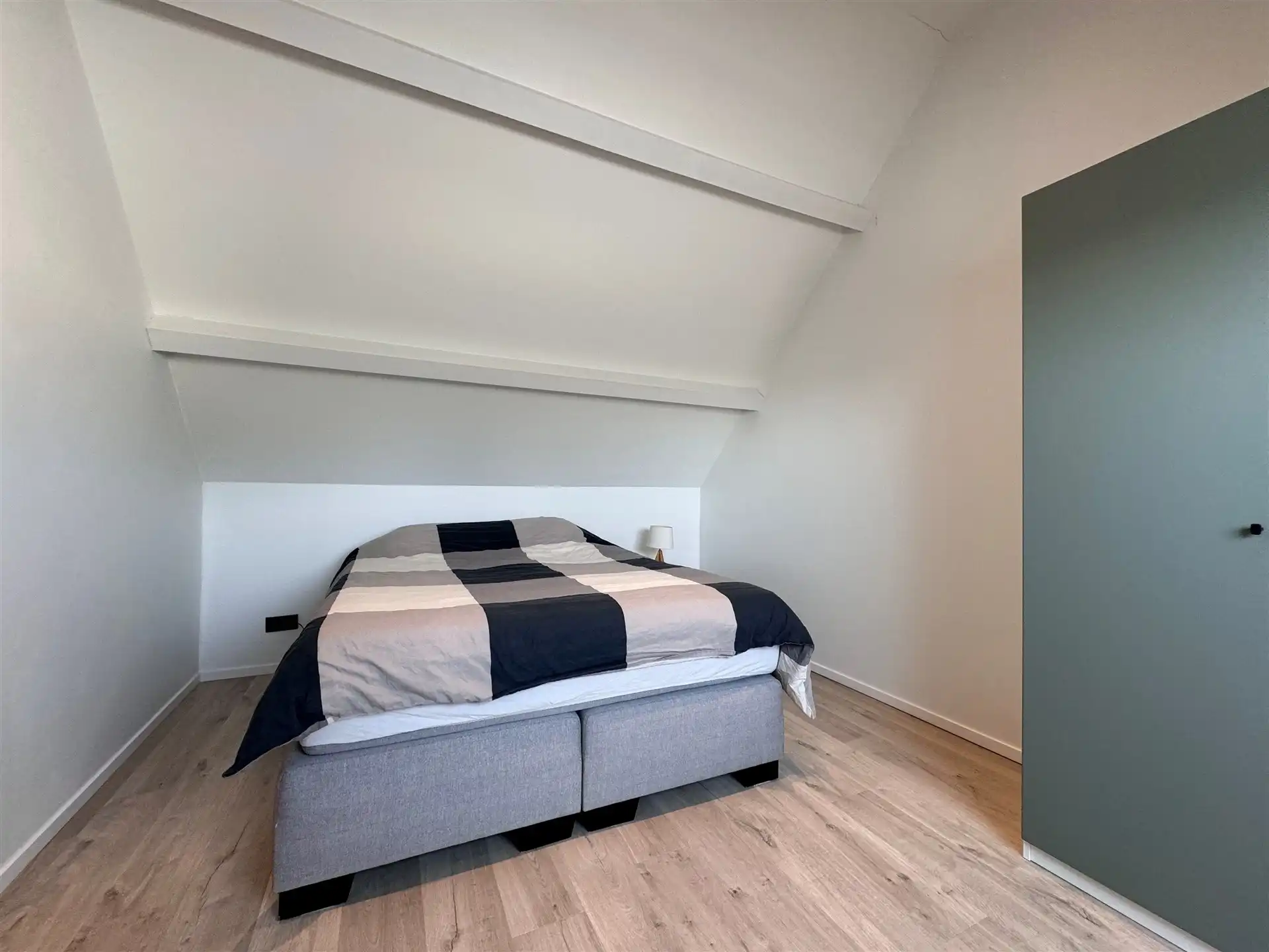 Moderne energiezuinige 3 slaapkamer woning met tuin en staanplaats. foto 21