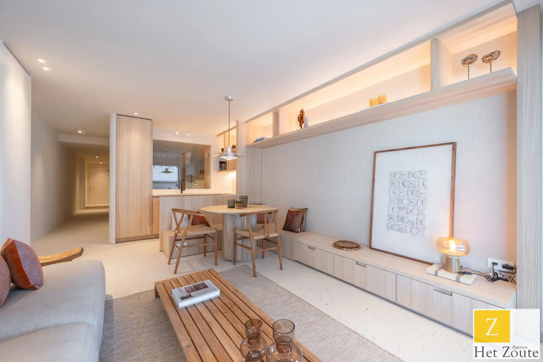 Appartement met frontaal zeezicht in Het Zoute foto {{pictureIndex}}