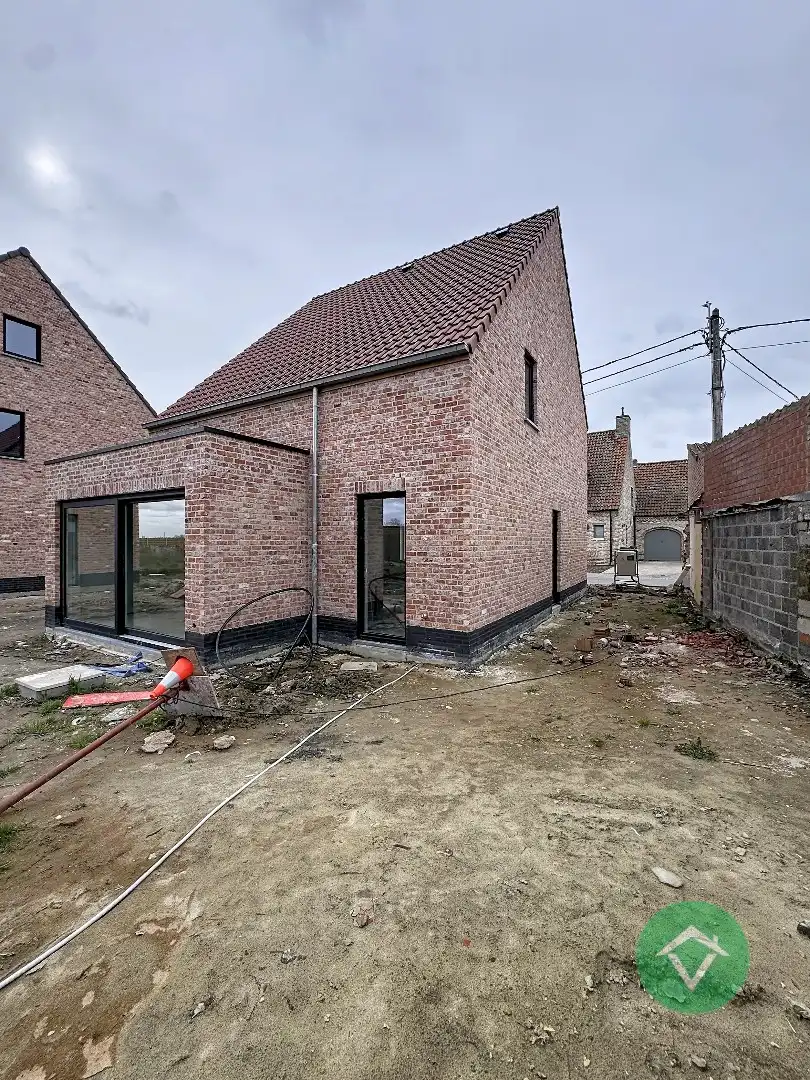 Alleenstaande nieuwbouwwoning met 4 slaapkamers en tuin te Koekelare  foto 5