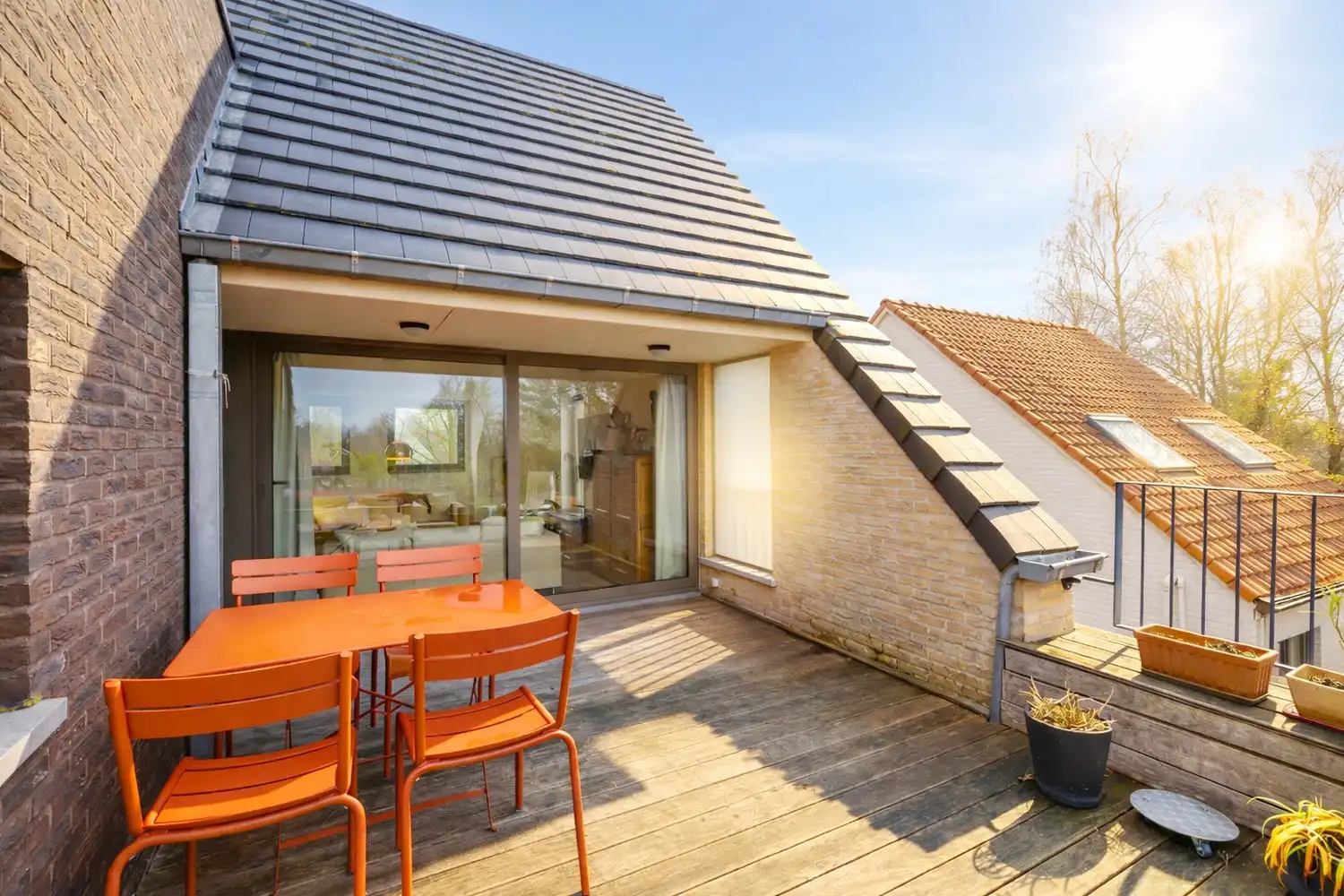 Groot zonnig duplex dakappartement met drie terrassen, twee slaapkamers, twee badkamers en parking. foto 4