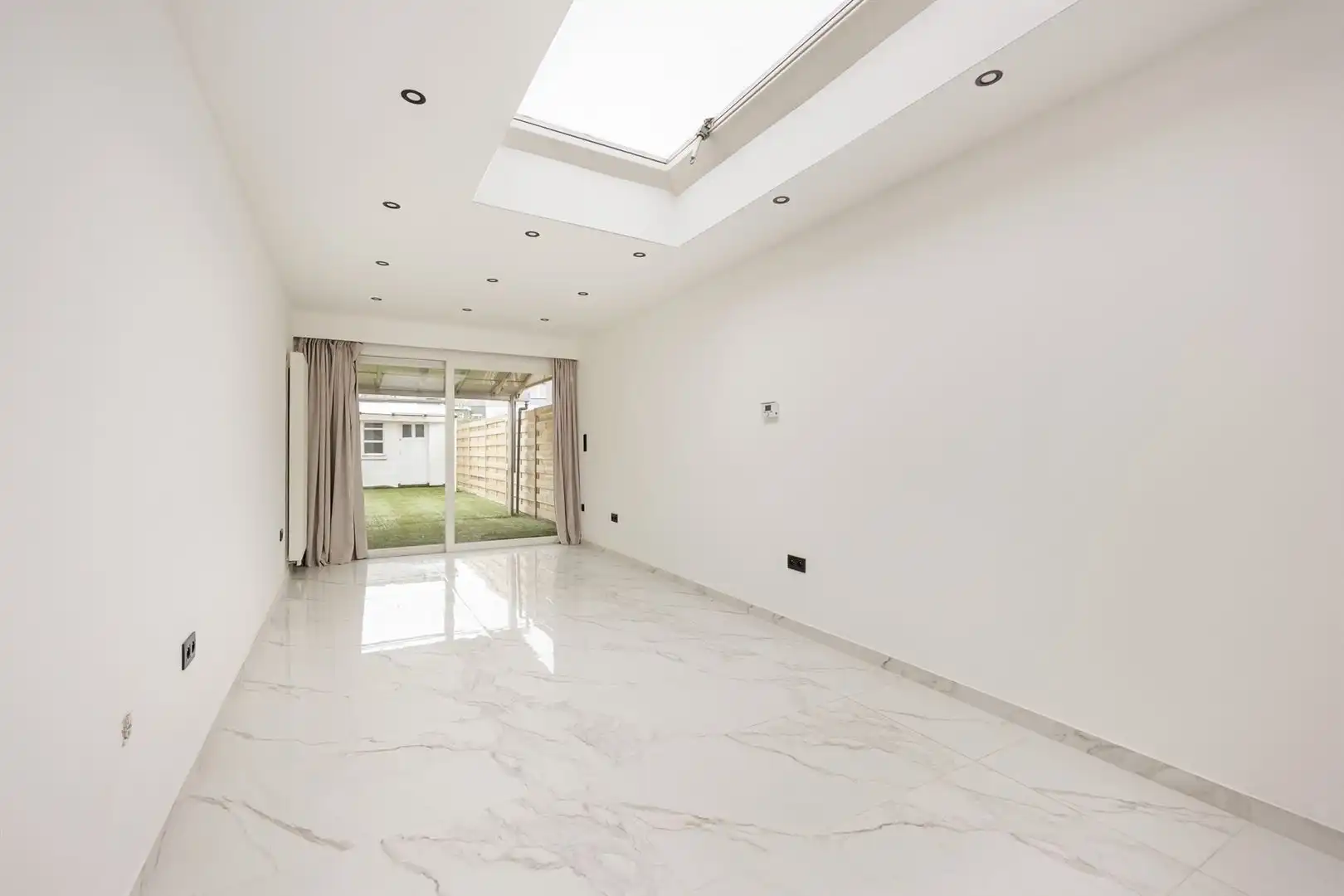 Volledig gerenoveerd & Energiezuinig: Ruime gezinswoning met 3 slaapkamers foto 4