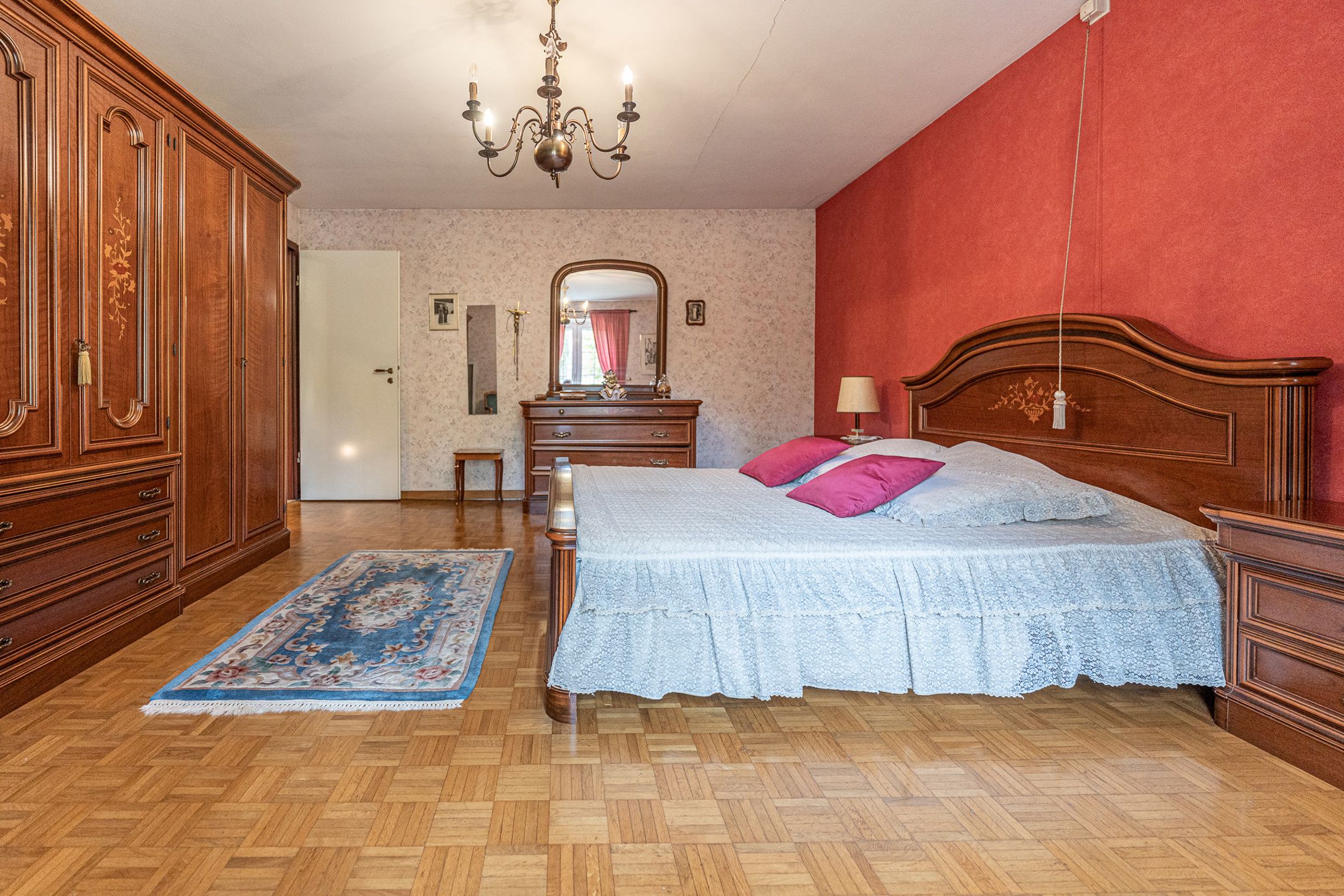 Ruime gezinswoning  in residentiële, groene omgeving foto 15