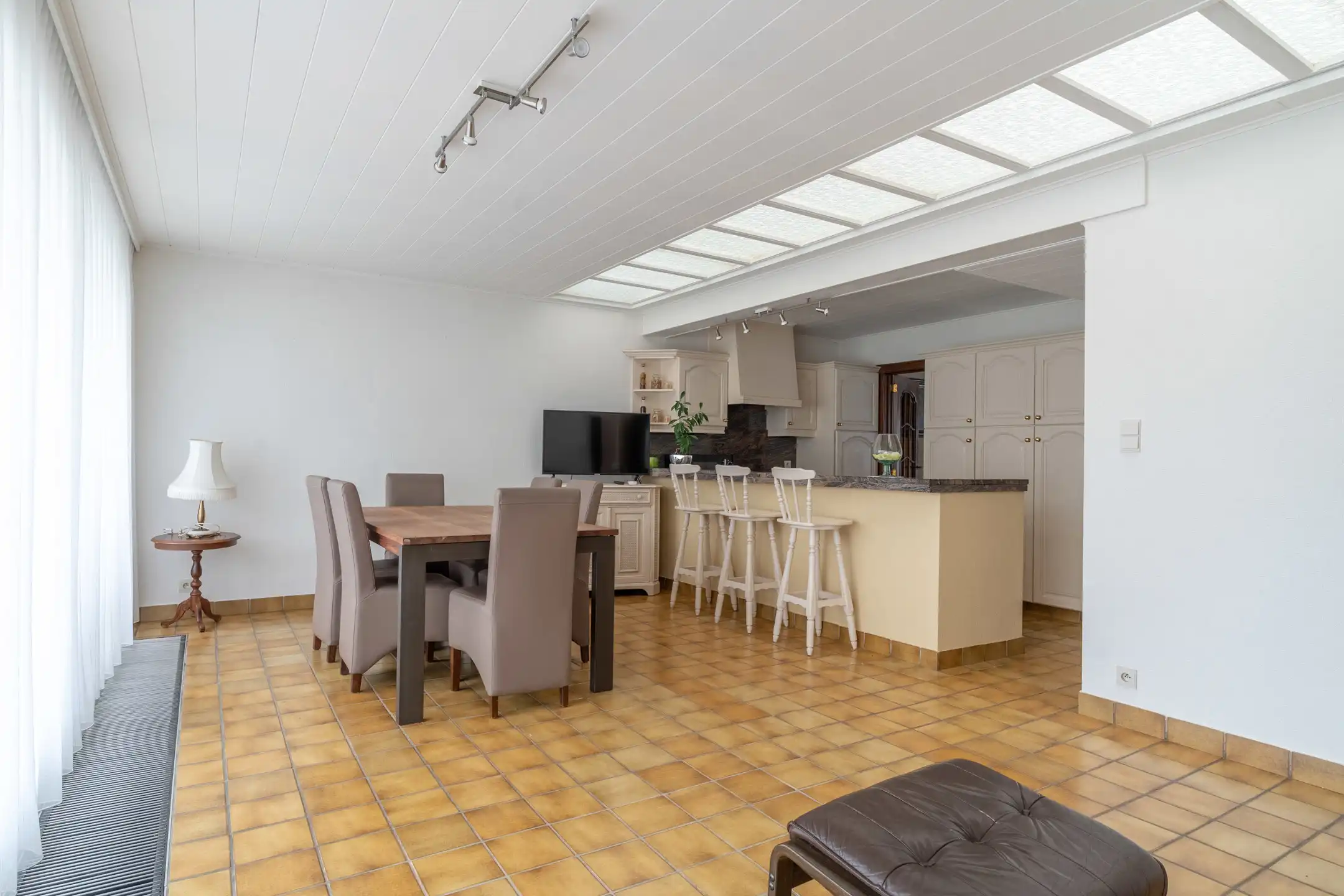 Gunstig gelegen woning met 3 slpks en garage op  505 m² foto 13