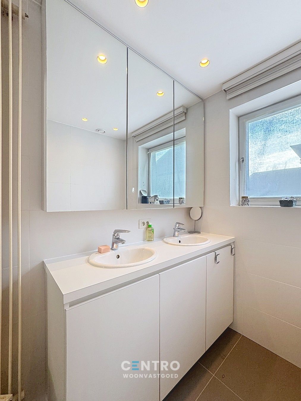 Karaktervolle villa met 5 slpks, praktijkruime en ZUIDgerichte tuin in 't Motje! foto 17