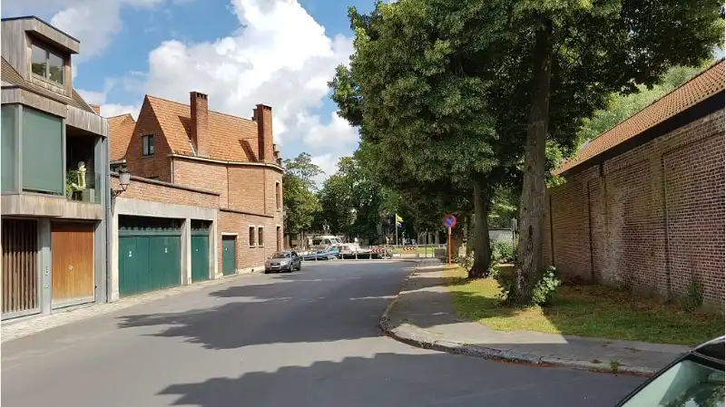 Gerenoveerd gelijkvloers appartement met ruim STADSTERRAS te huur in Brugge foto 10