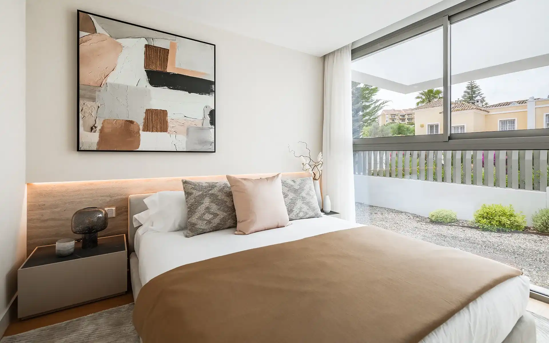 Moderne designvilla in El Paraíso op de New Golden Mile van Marbella foto 17