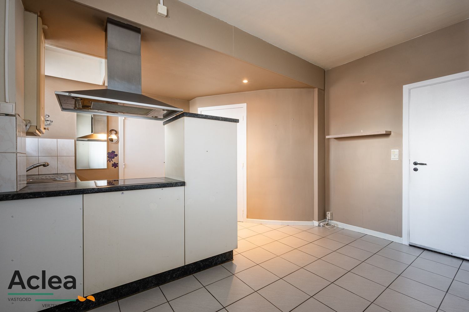 Centraal gelegen gelijkvloers hoekappartement foto 5