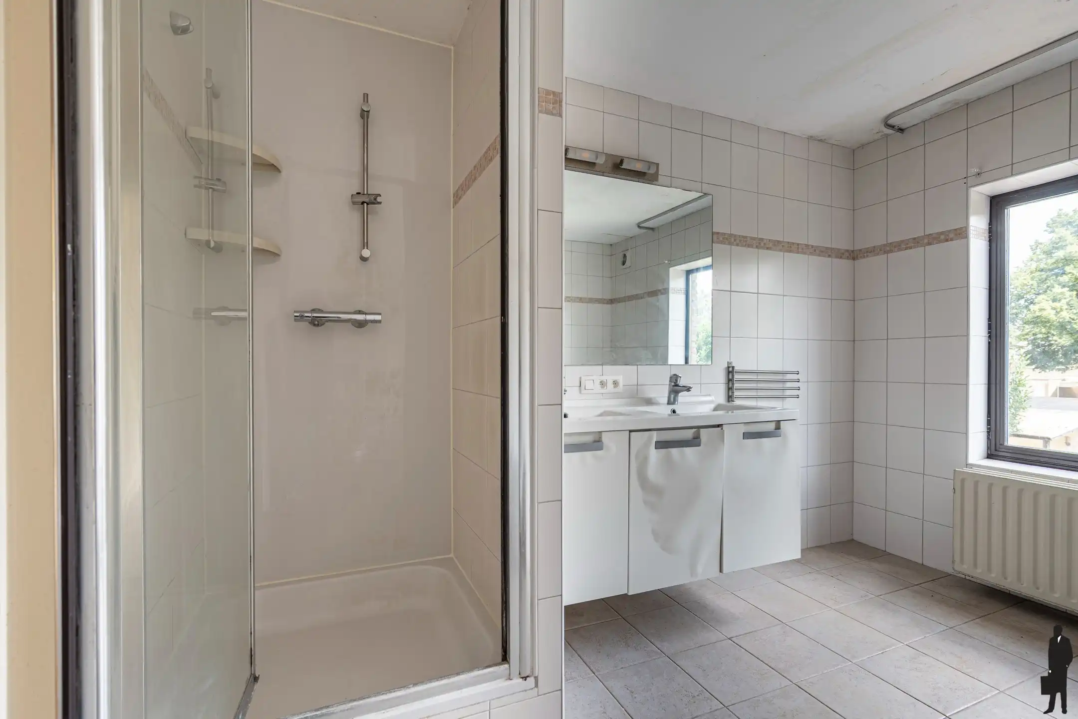 Eengezinswoning in kindvriendelijke omgeving met 4 slaapkamers en ruime garage op een perceel van ca. 318 m²! foto 26