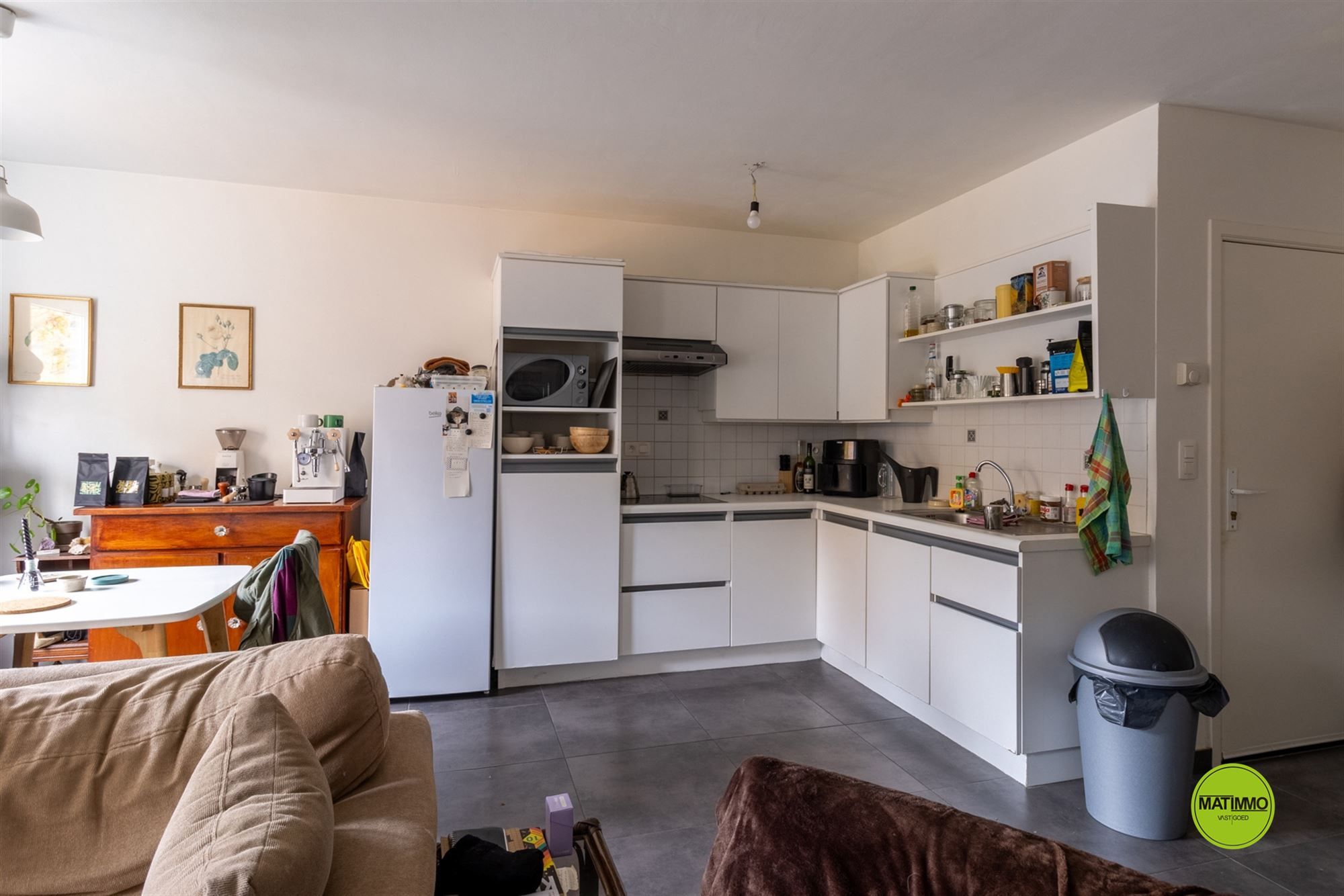 Ruim triplex appartement in een rustige omgeving  foto 4