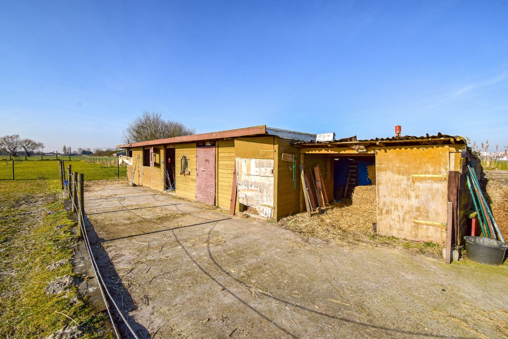  Mooi perceel weiland (2920 m²) met bijhorende paardenstalling op landelijke ligging te Westende foto 7