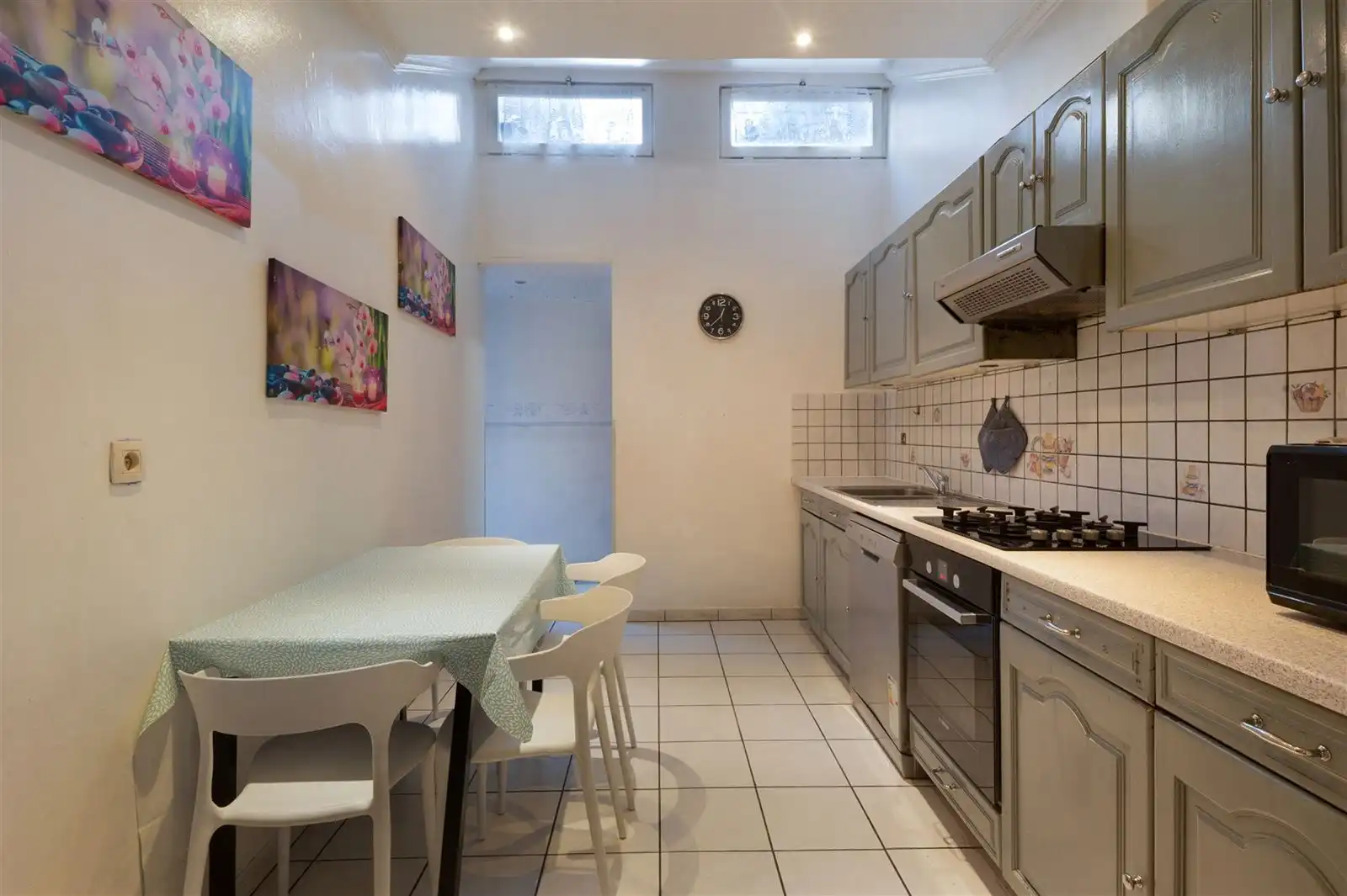 Gelijkvloersappartement met 2 grote kelders foto 5