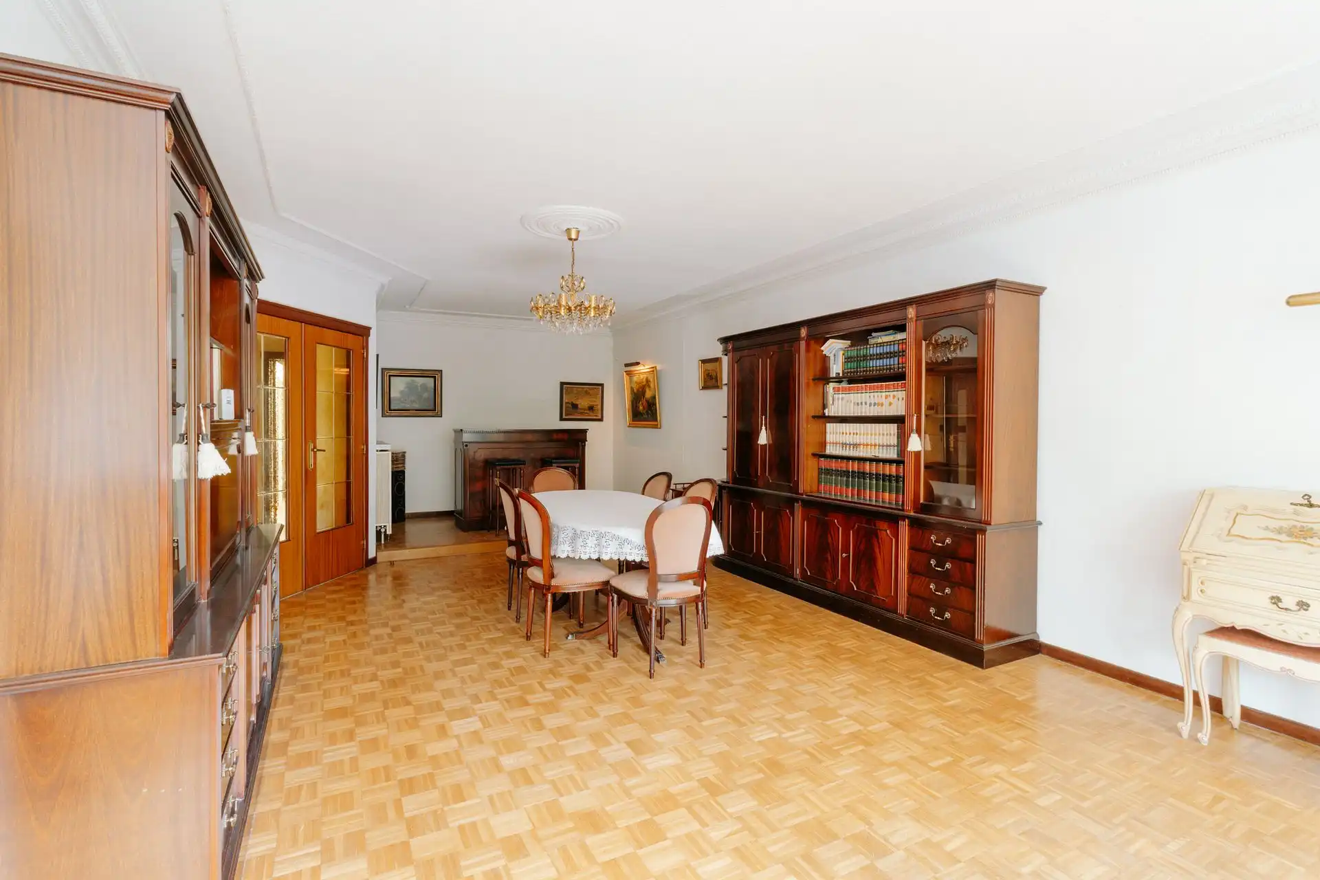 Tweeslaapkamer appartement met twee terrassen en garage foto 6