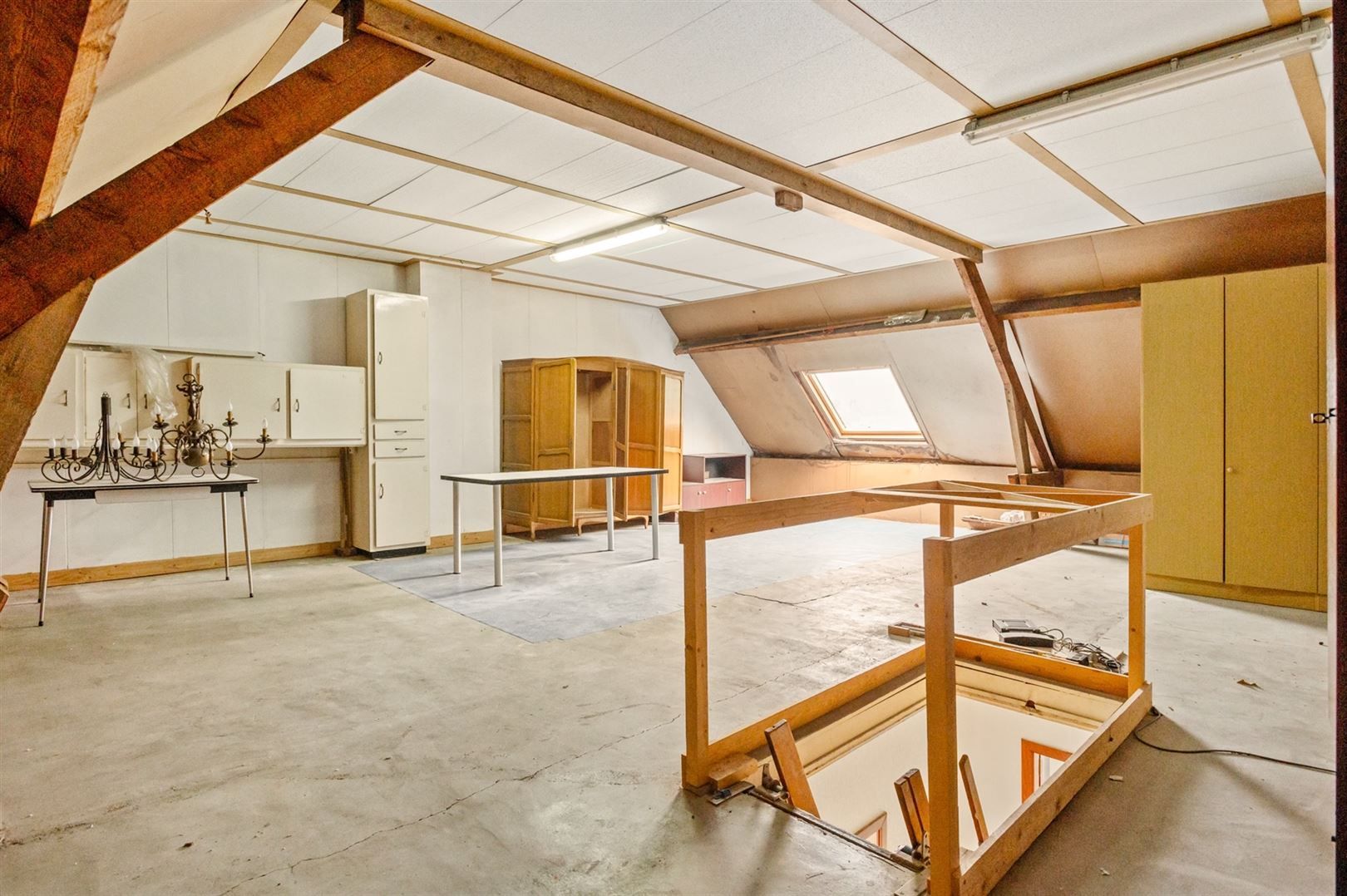 Centraal gelegen burgerwoning met 3 slaapkamers en tuin foto 15