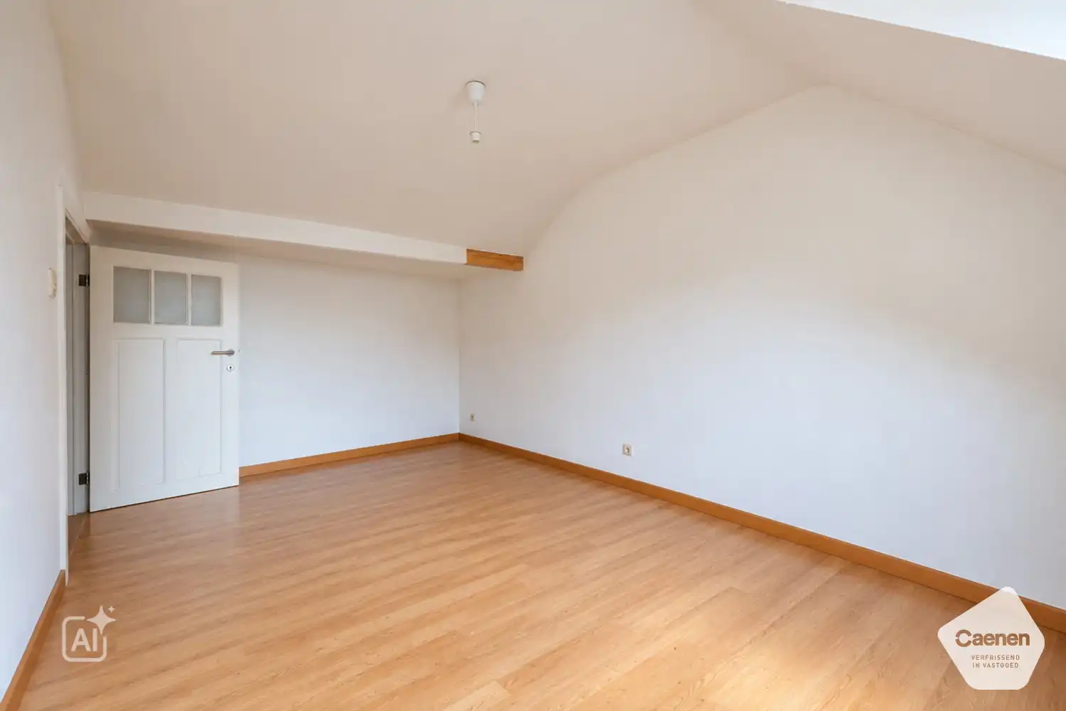 Te renoveren 2 slaapkamer appartement op een rustige locatie foto 12