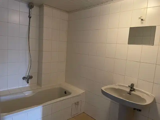 Gelijkvloers appartement met twee slaapkamers en garage foto 9