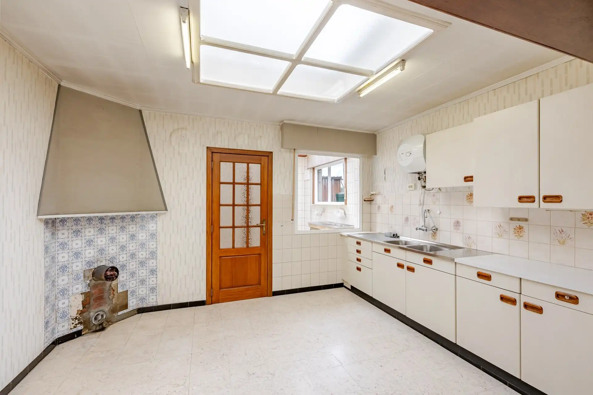 Ruime gezinswoning met 4 slaapkamers, tuin en garage in Wetteren foto 7