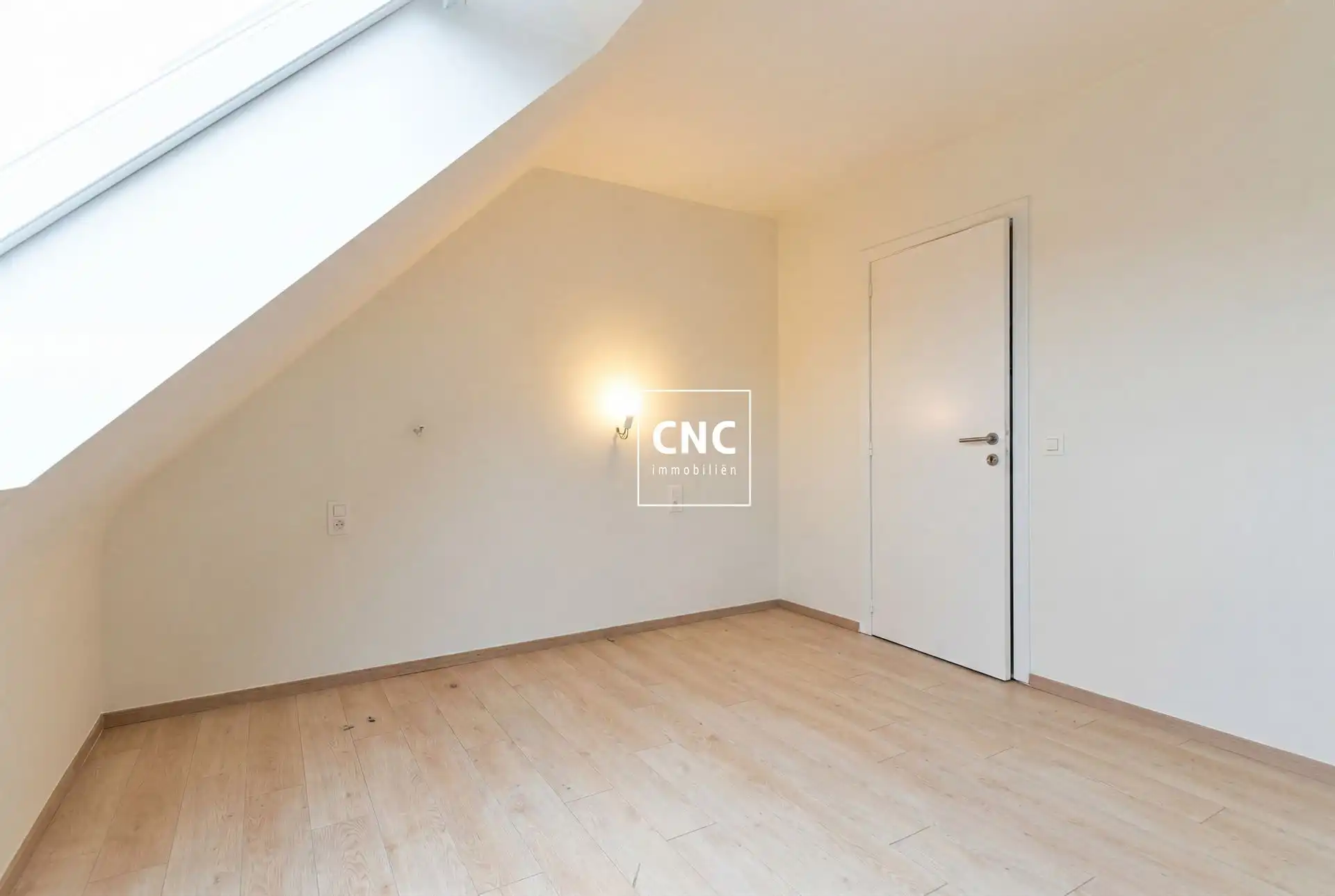 Lichtrijk triplexappartement met 4 slaapkamers en terrassen foto 13