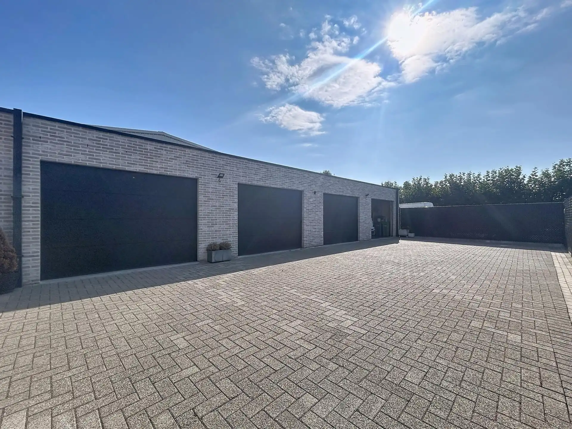 Gelijkvloers 2 slaapkamerappartement met zuidtuin en garage foto 16