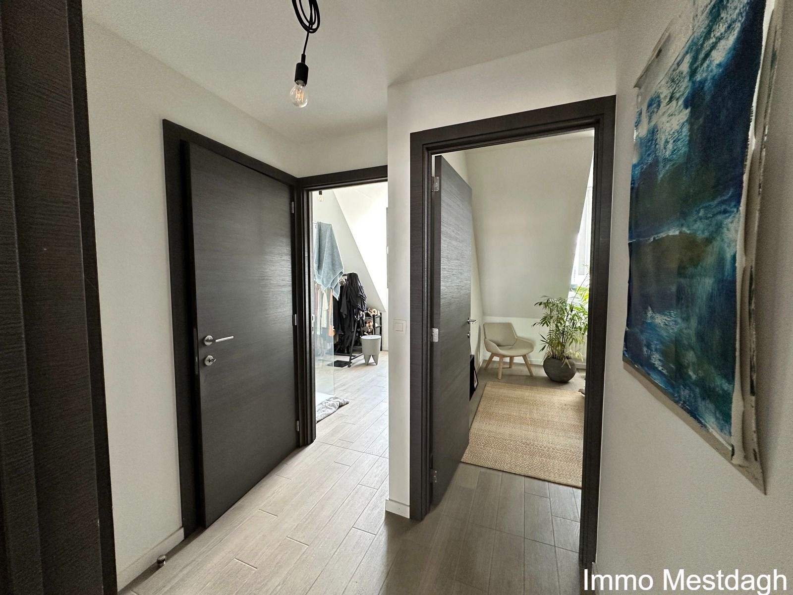 Duplex appartement op bovenste verdieping met terras & 3 slaapkamers in centrum Diest. foto 8
