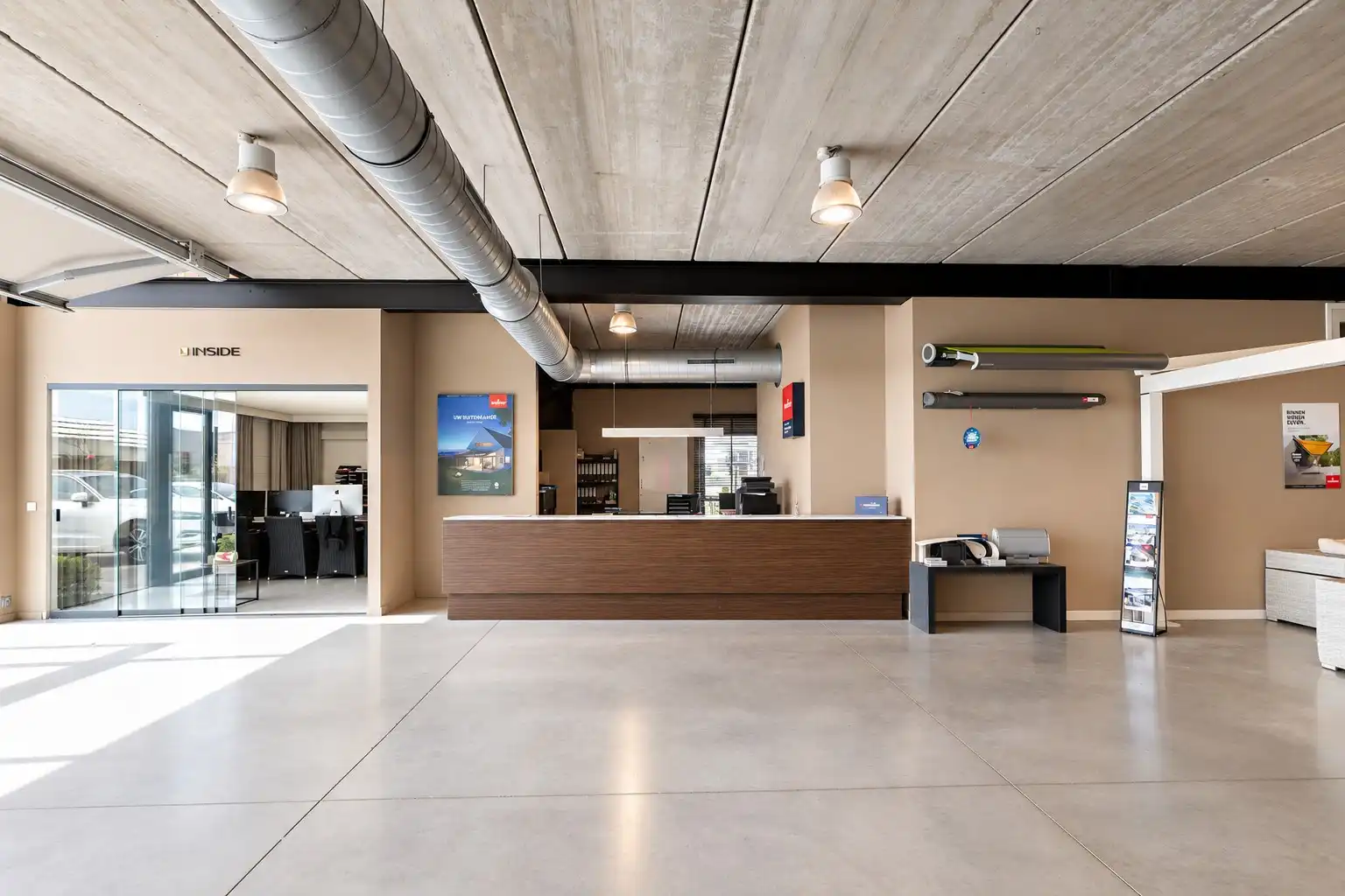 Polyvalent bedrijfsgebouw op strategische locatie te koop foto 4