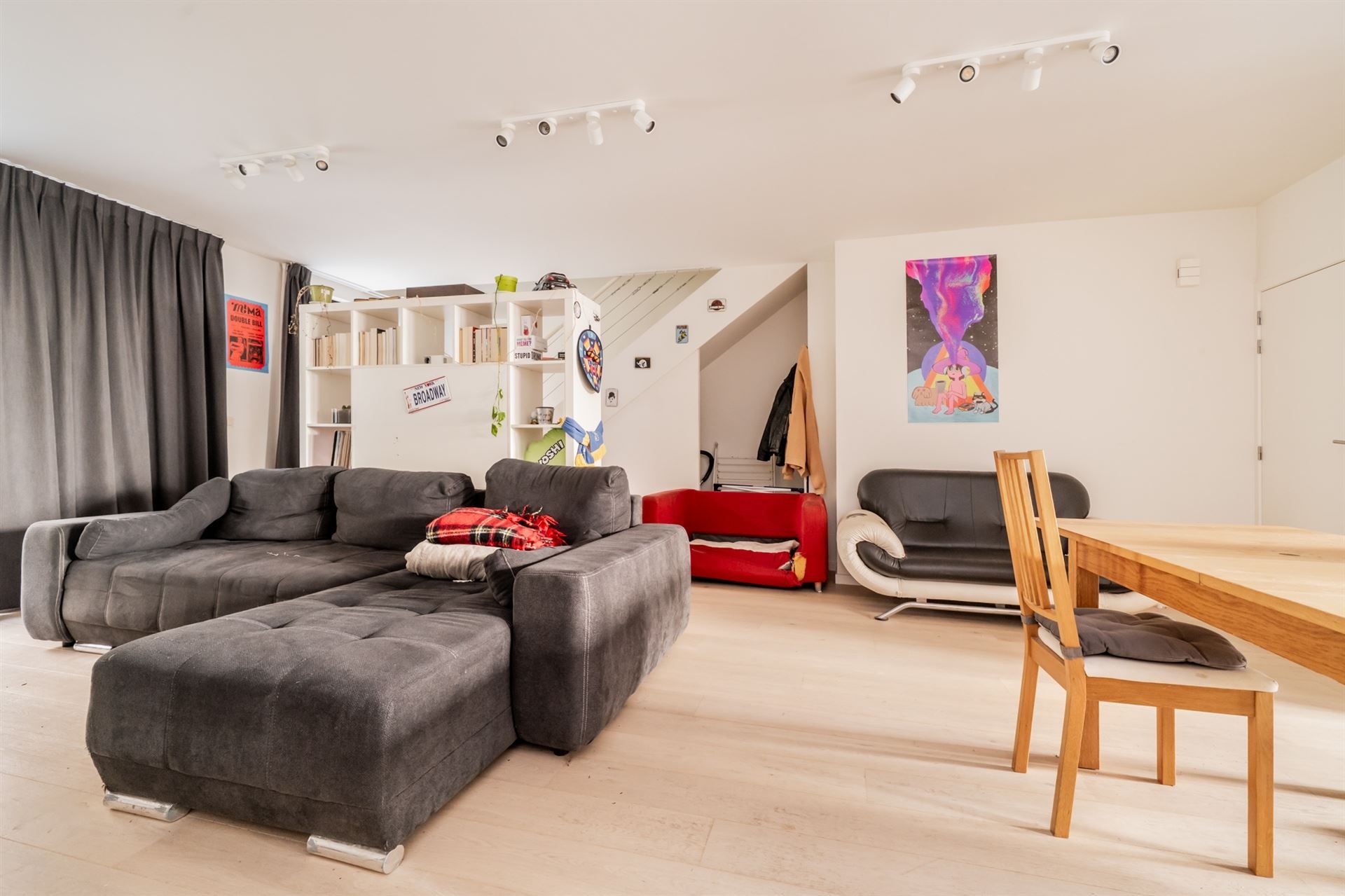 Prachtig, recent 3 slaapkamer duplex appartement met private tuin van 50m² foto 3