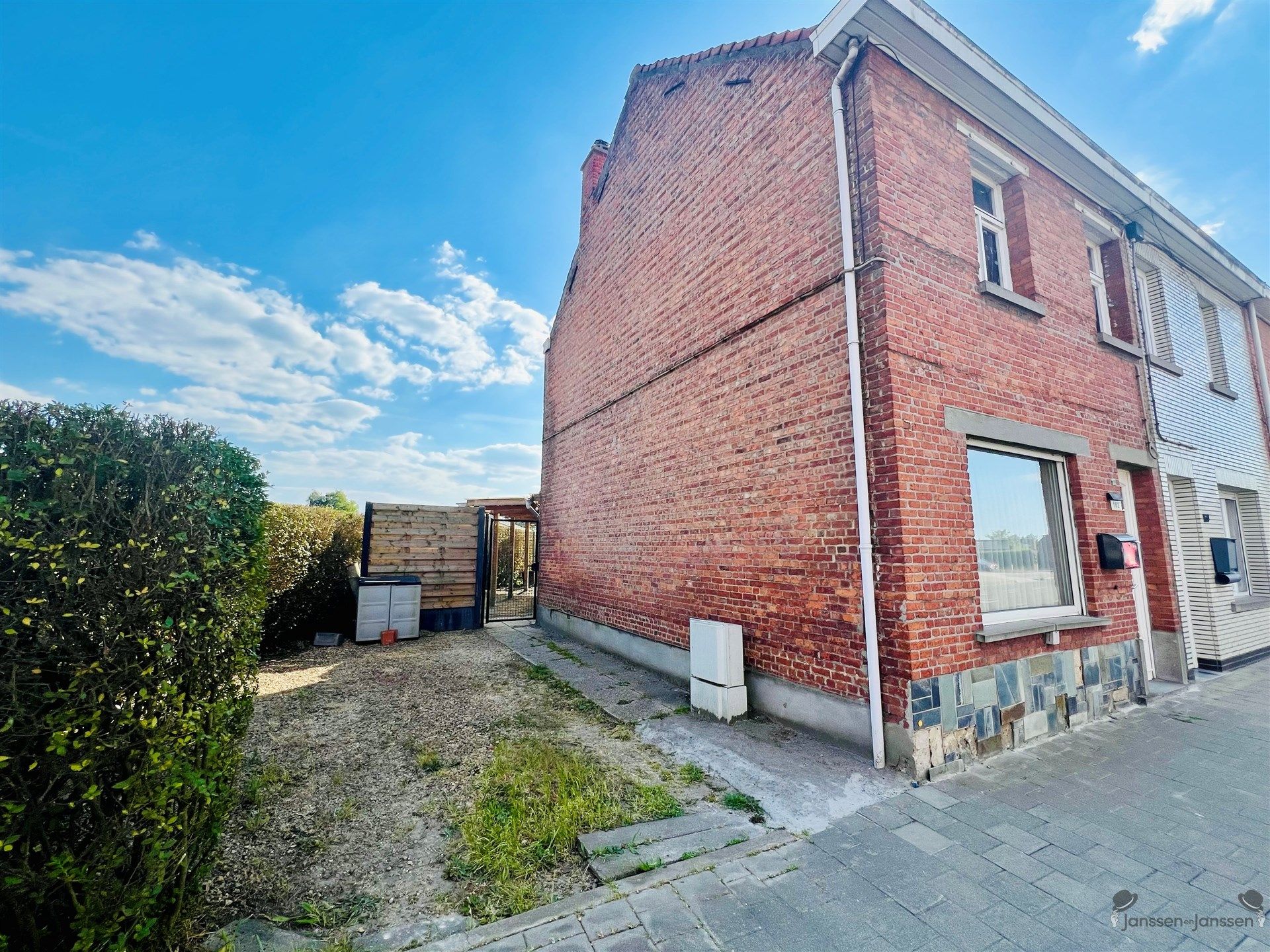 Te renoveren halfopen bebouwing met tuin foto 16