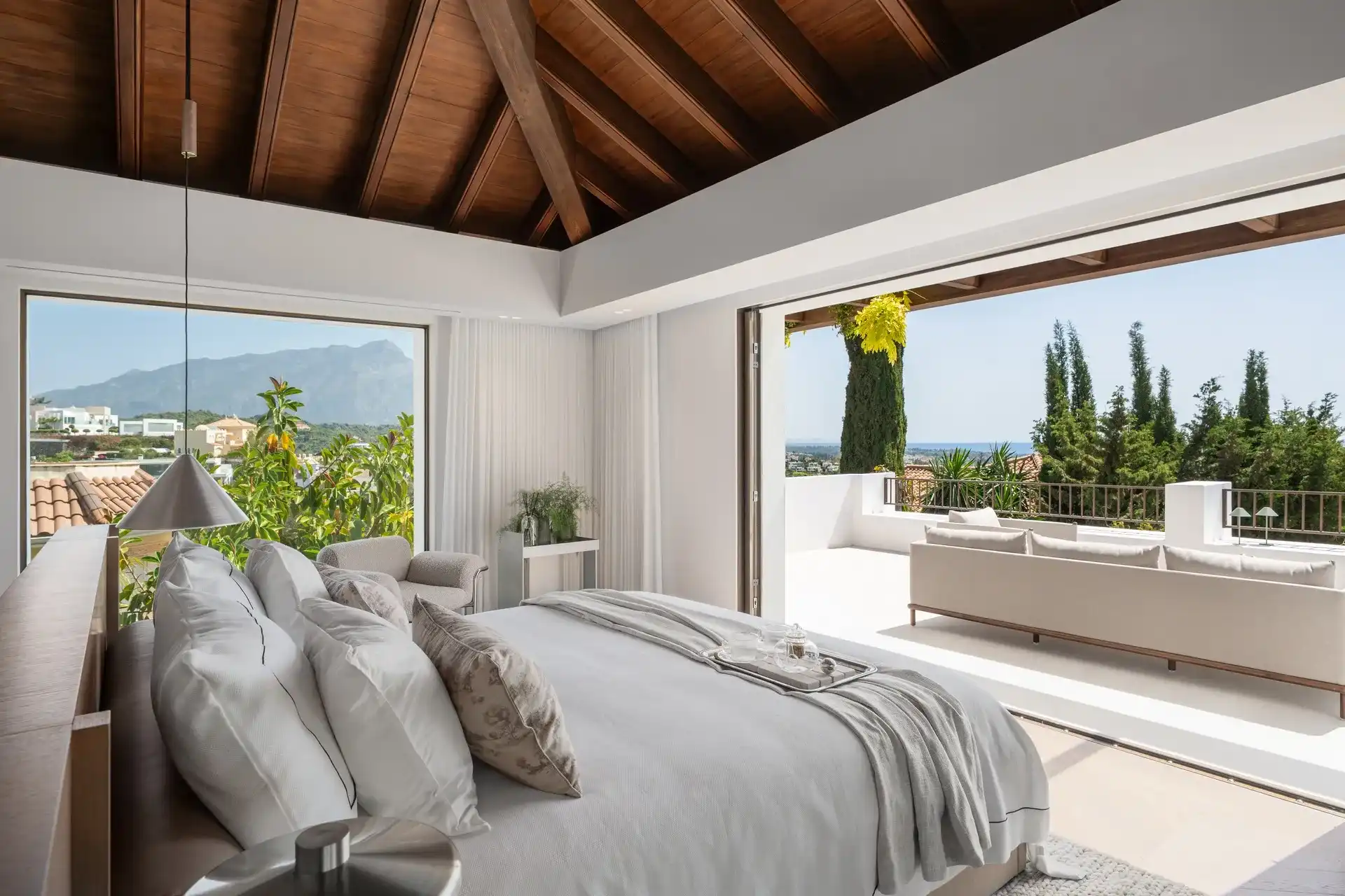 Architecturale topvilla met wellness en zeezicht in het exclusieve La Quinta foto 8