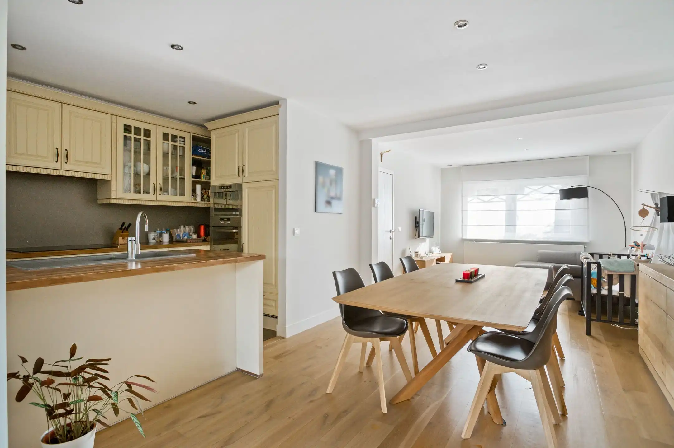 Toffe woning nabij het centrum van Schoten! foto 4