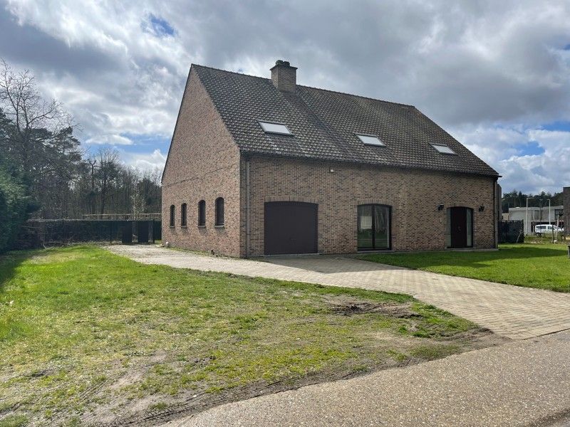 Prachtige vrijstaande woning met 4 slaapkamers op een perceel van 9a 41ca. foto 37