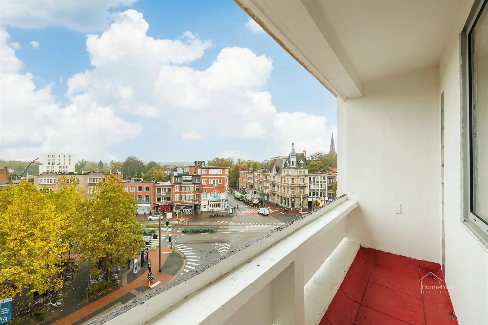 Ruim en gerenoveerd 3-slaapkamerappartement met 2 terrassen foto 19