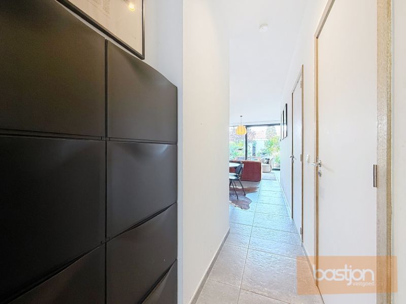 BEN (BIJNA ENERGIE NEUTRAAL) WONING TE HUUR MET 3 SLAAPKAMERS EN TUIN foto 2
