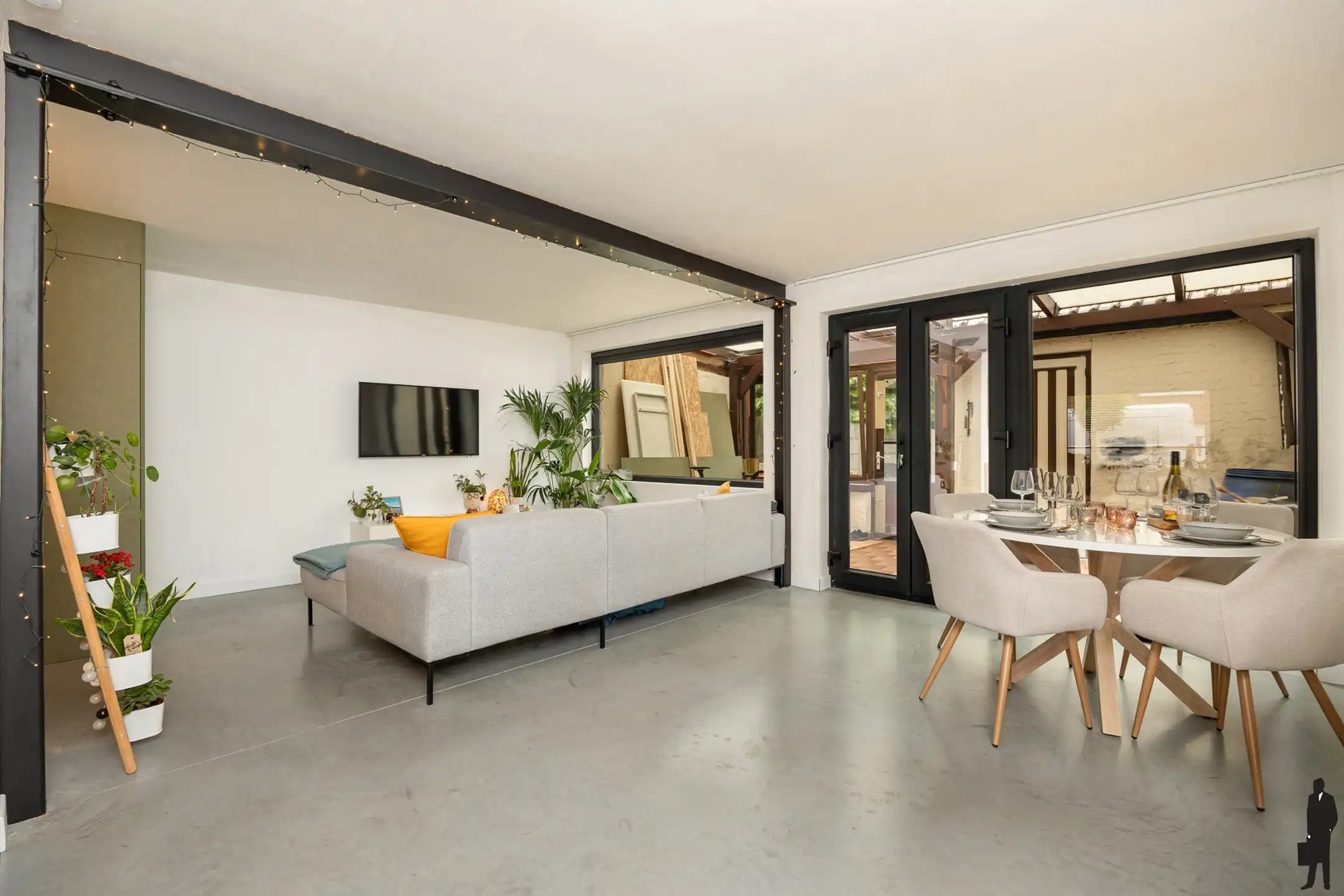 Instapklare woning met zonnige tuin en garage  foto 2