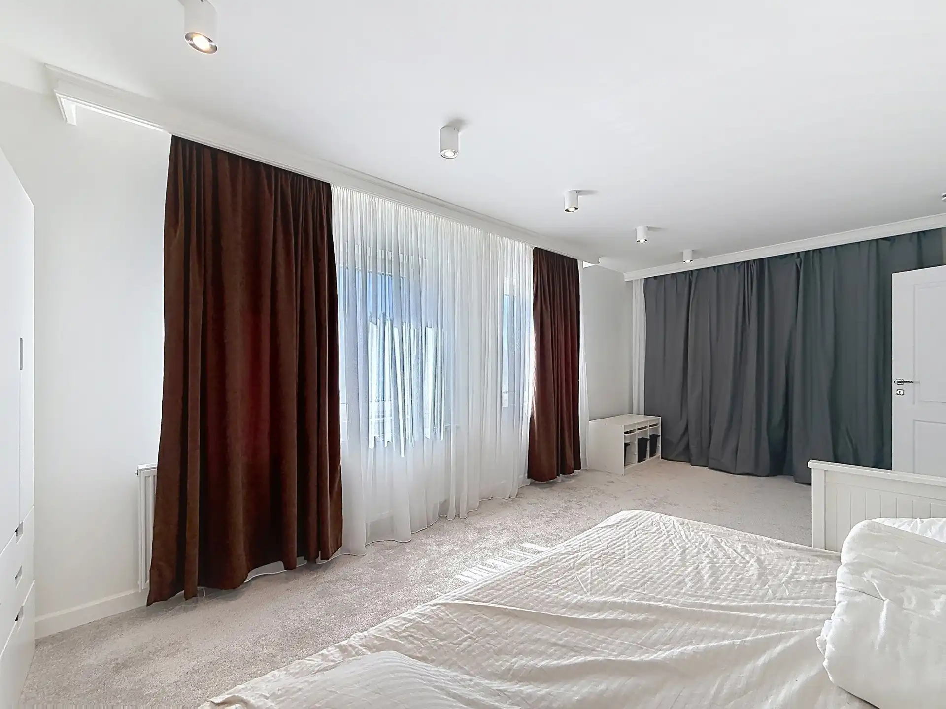 3-gevels huis met 3 slaapkamers en een tuin foto 14