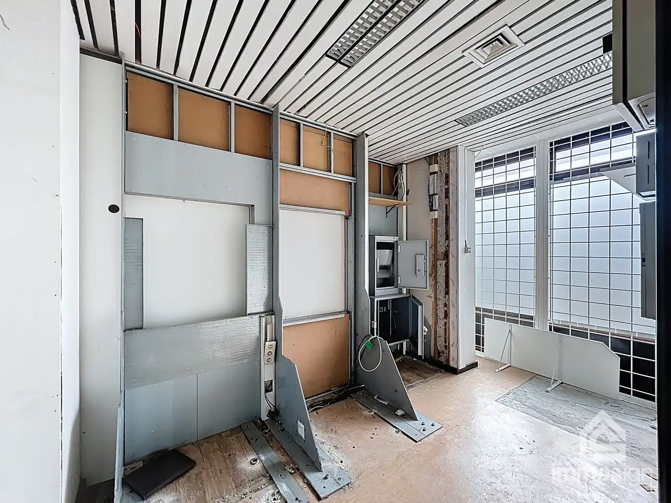 Gelijkvloerse kantoorruime van 243m² langs de Rijksweg foto 22