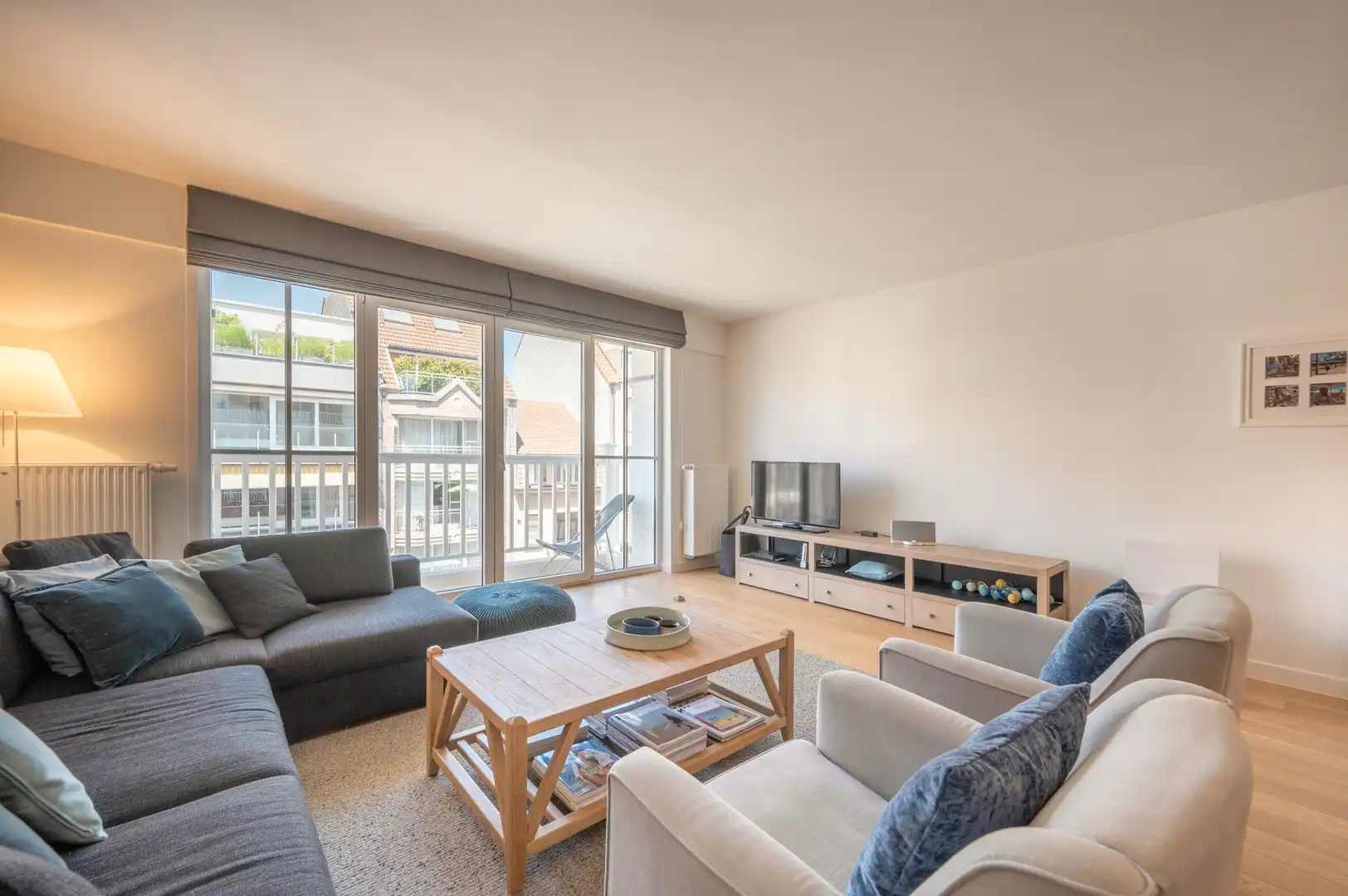 Ruim en instapklaar appartement met drie slaapkamers, centraal gelegen in Knokke. foto 4