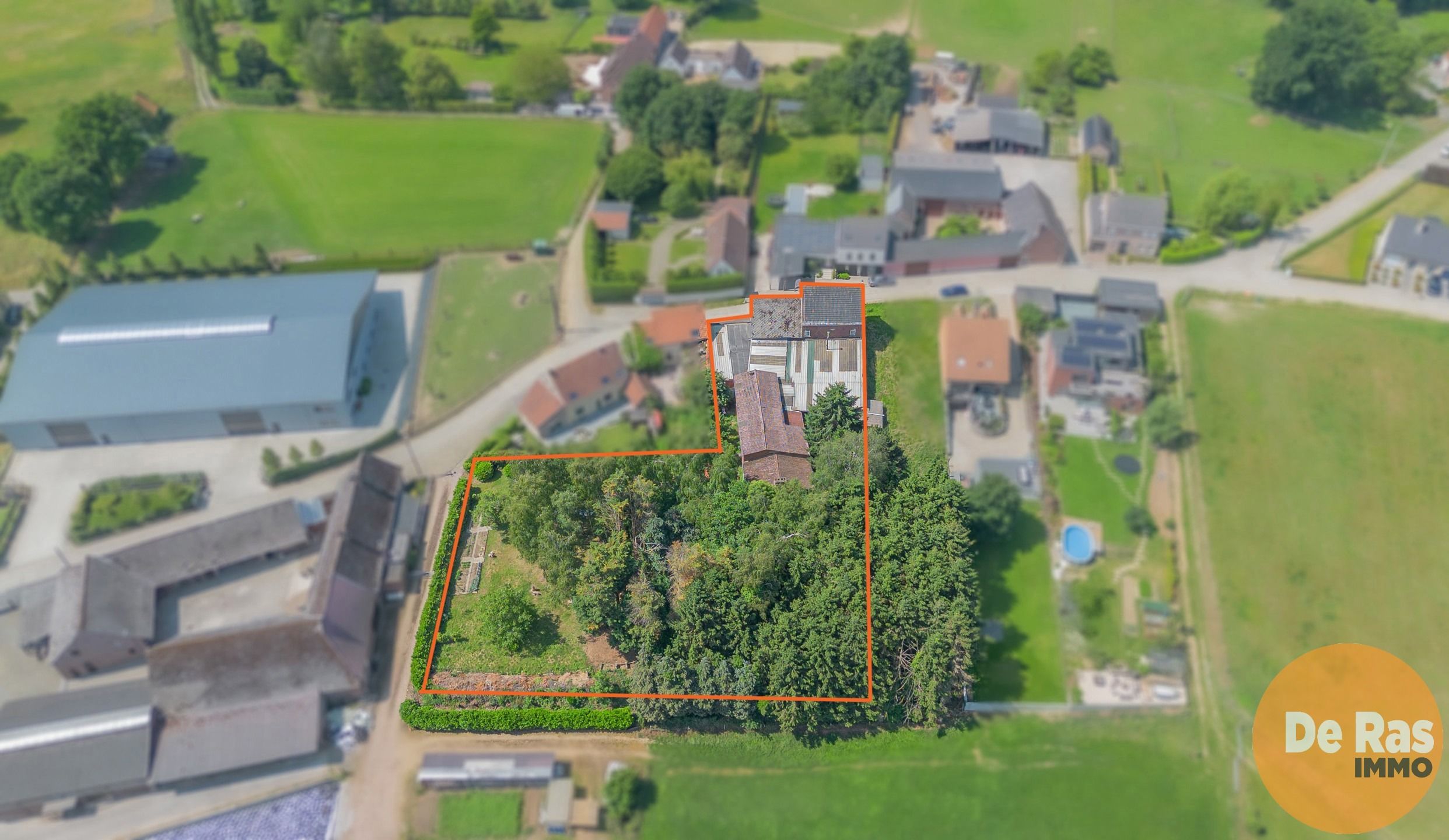 Hoofdfoto van de publicatie: ST-L-ESSE - Ruime burgerwoning met achterliggende ateliers