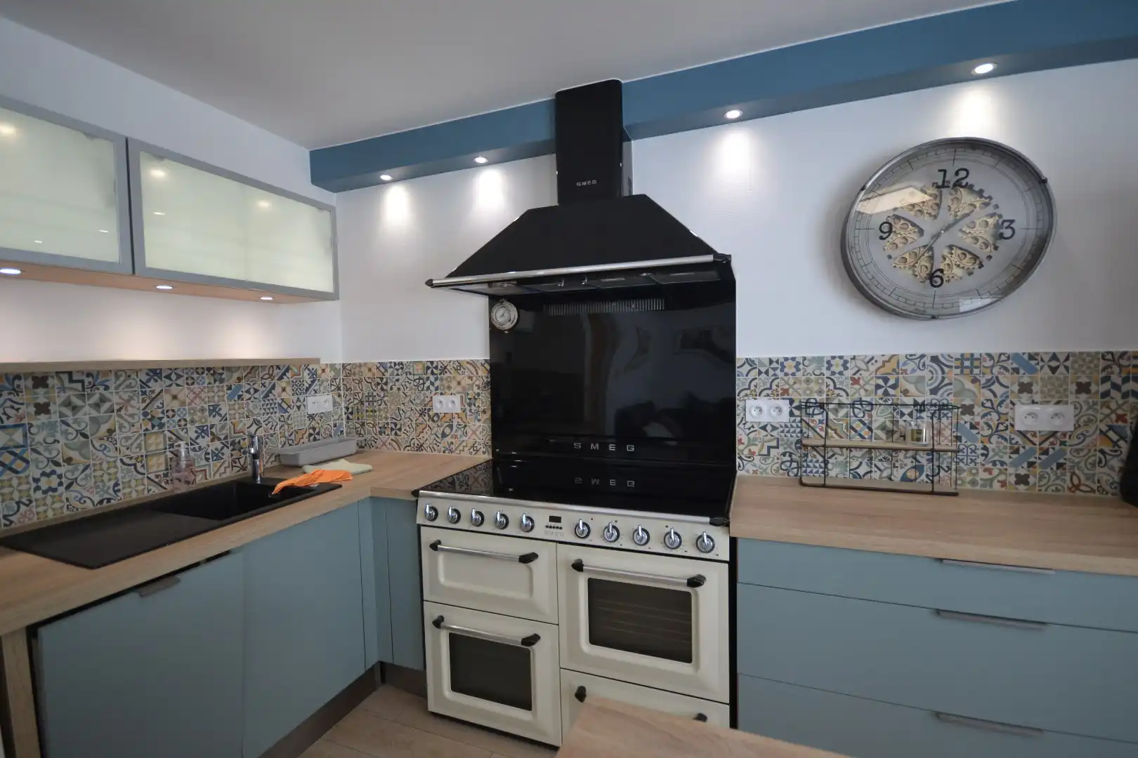 Zonnig 2 slaapkamer appartement op de zeedijk van Oostduinkerke ! foto 4