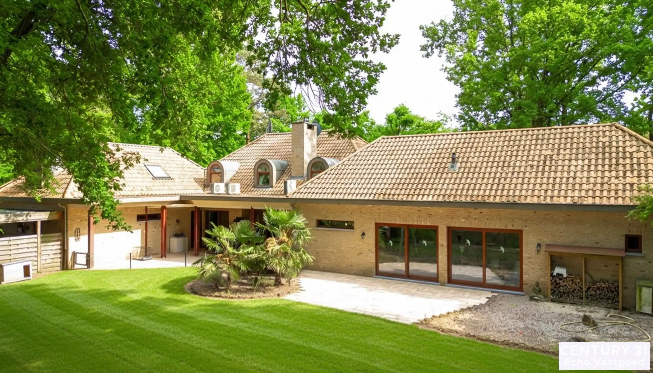 Royale villa met 5 slpks, 4 badks, garage en binnenzwembad foto 3