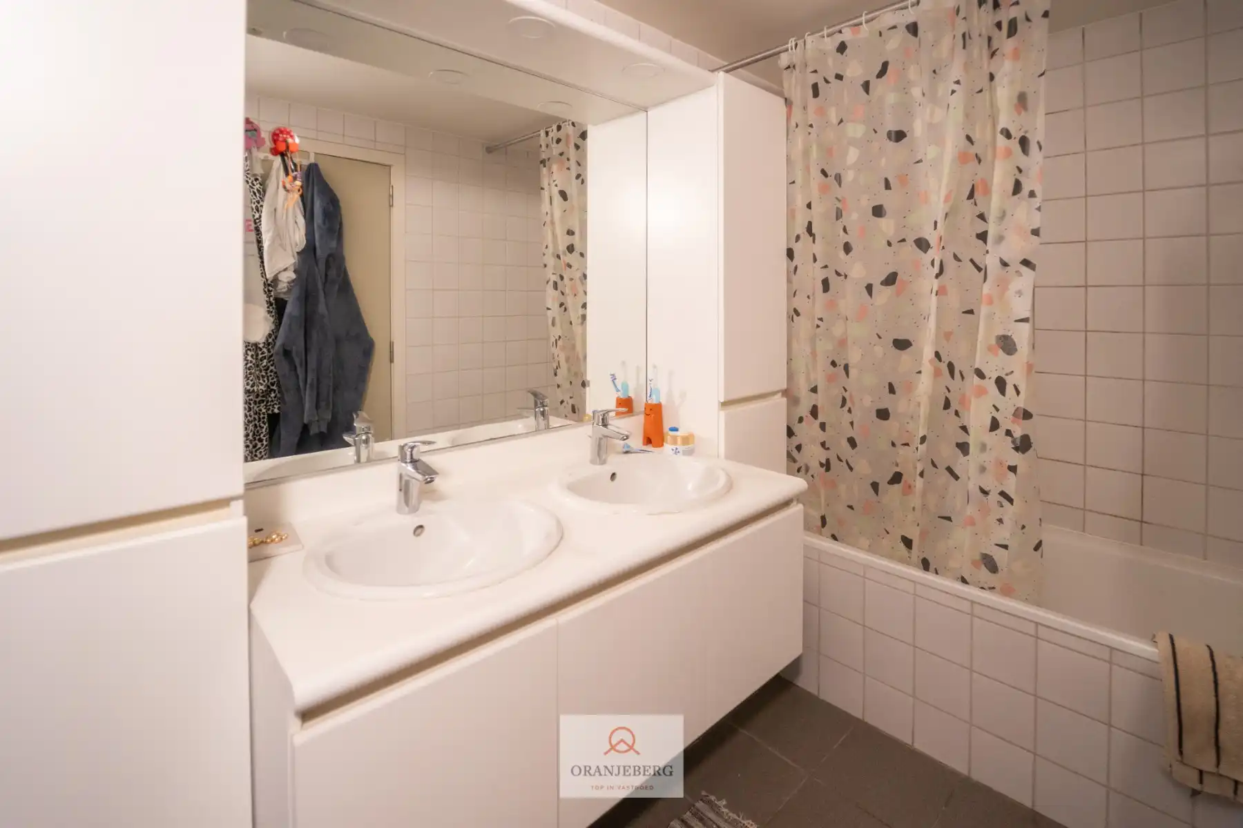 Uniek gelegen appartement in hartje Gent op het Sint-Baafsplein foto 12