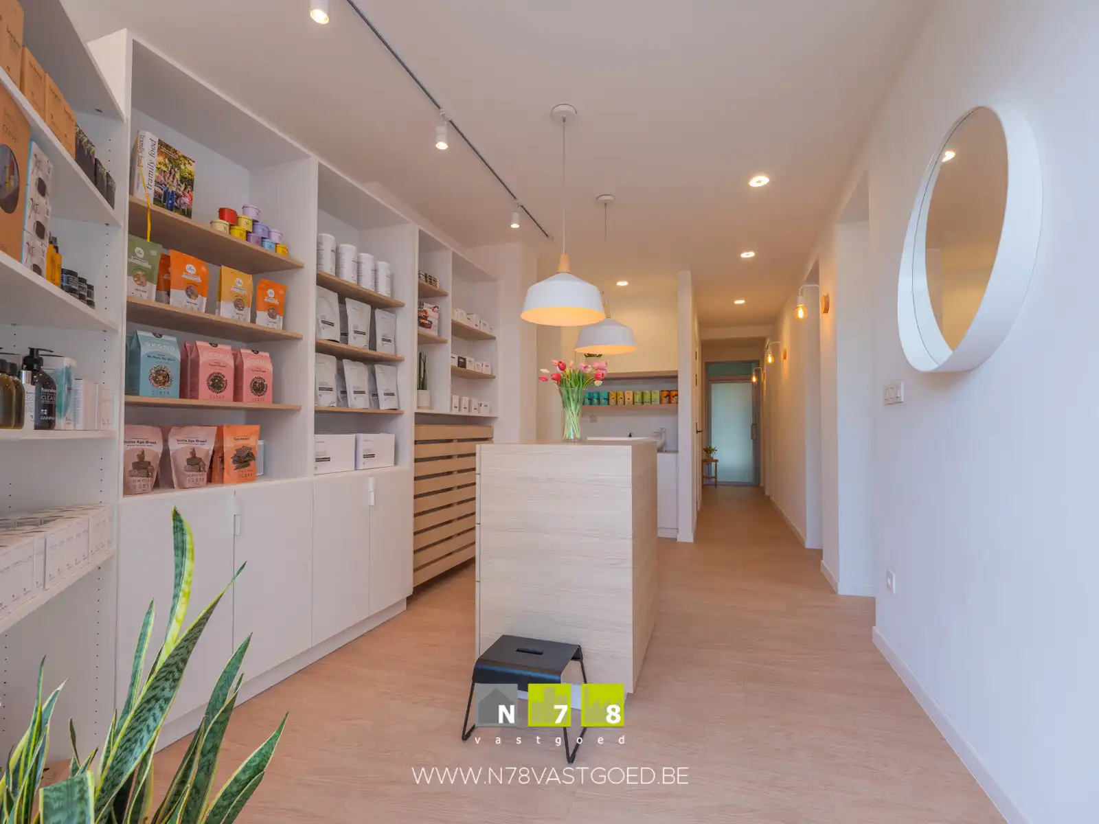 Commerciële ruimte te huur foto {{pictureIndex}}