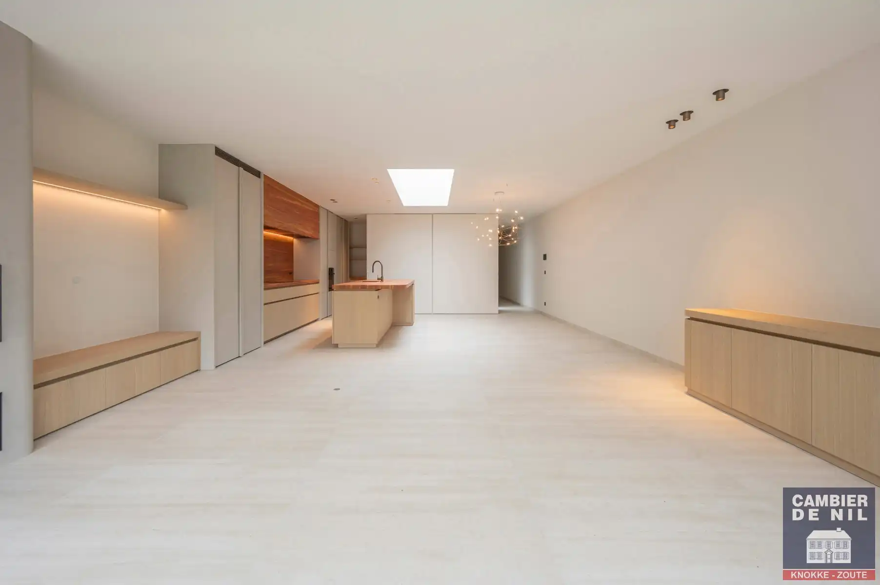 Schitterend afgewerkte nieuwbouwwoning, zeer centraal gelegen, op enkele passen van de groentemarkt foto 4