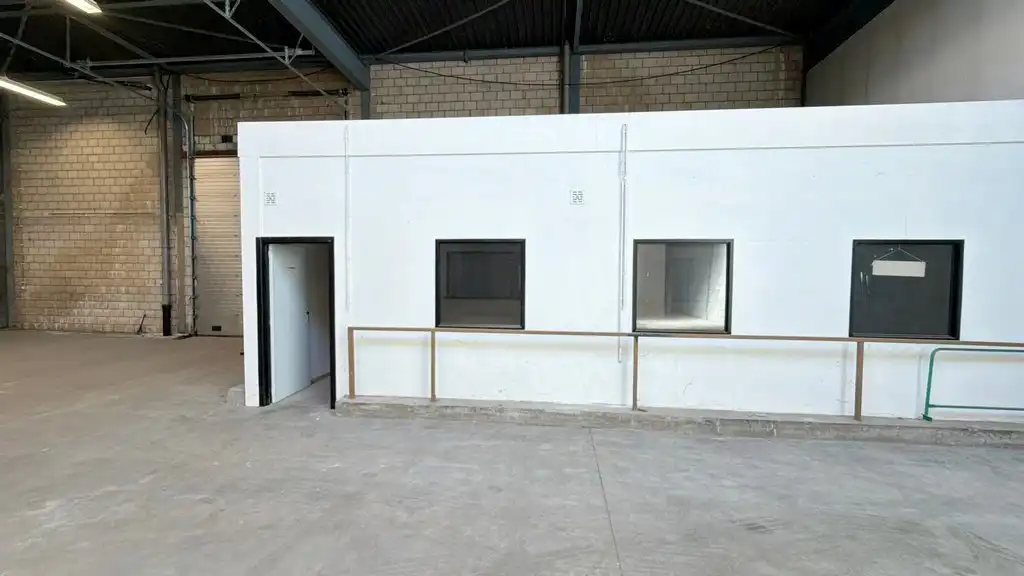 Magazijn te huur aan de haven van Antwerpen foto 3