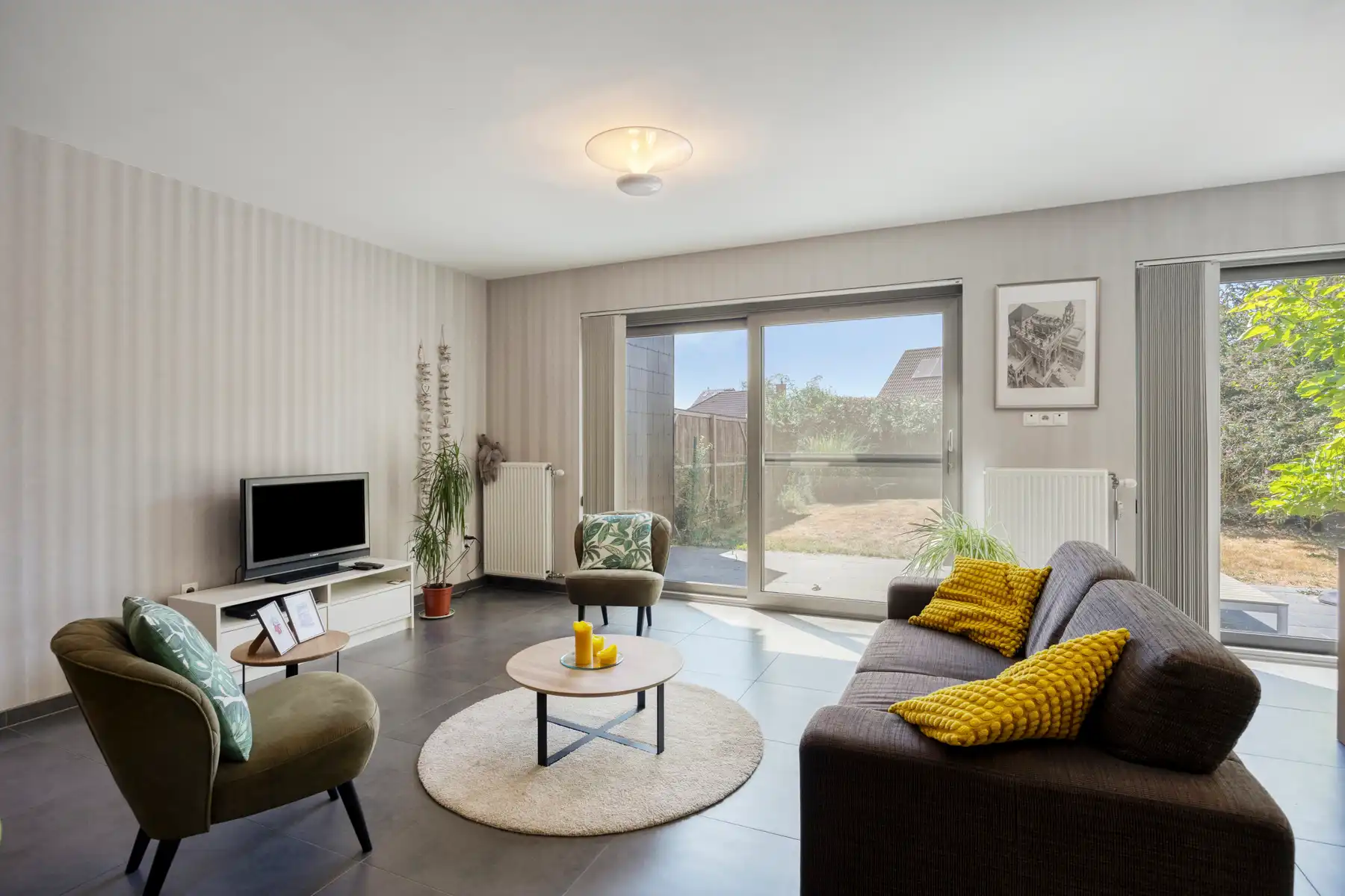 Instapklare HOB met 5 kamers + bureau, en aangename tuin! foto 6