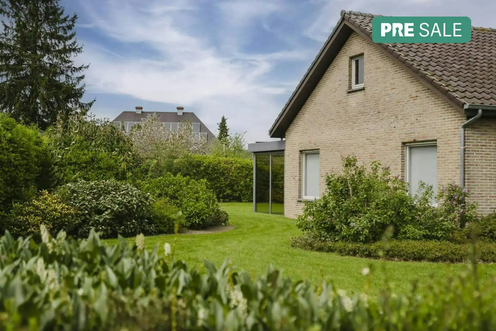 Hoofdfoto van de publicatie: Rustig gelegen villa met 3 slaapkamers te koop in Rekkem!