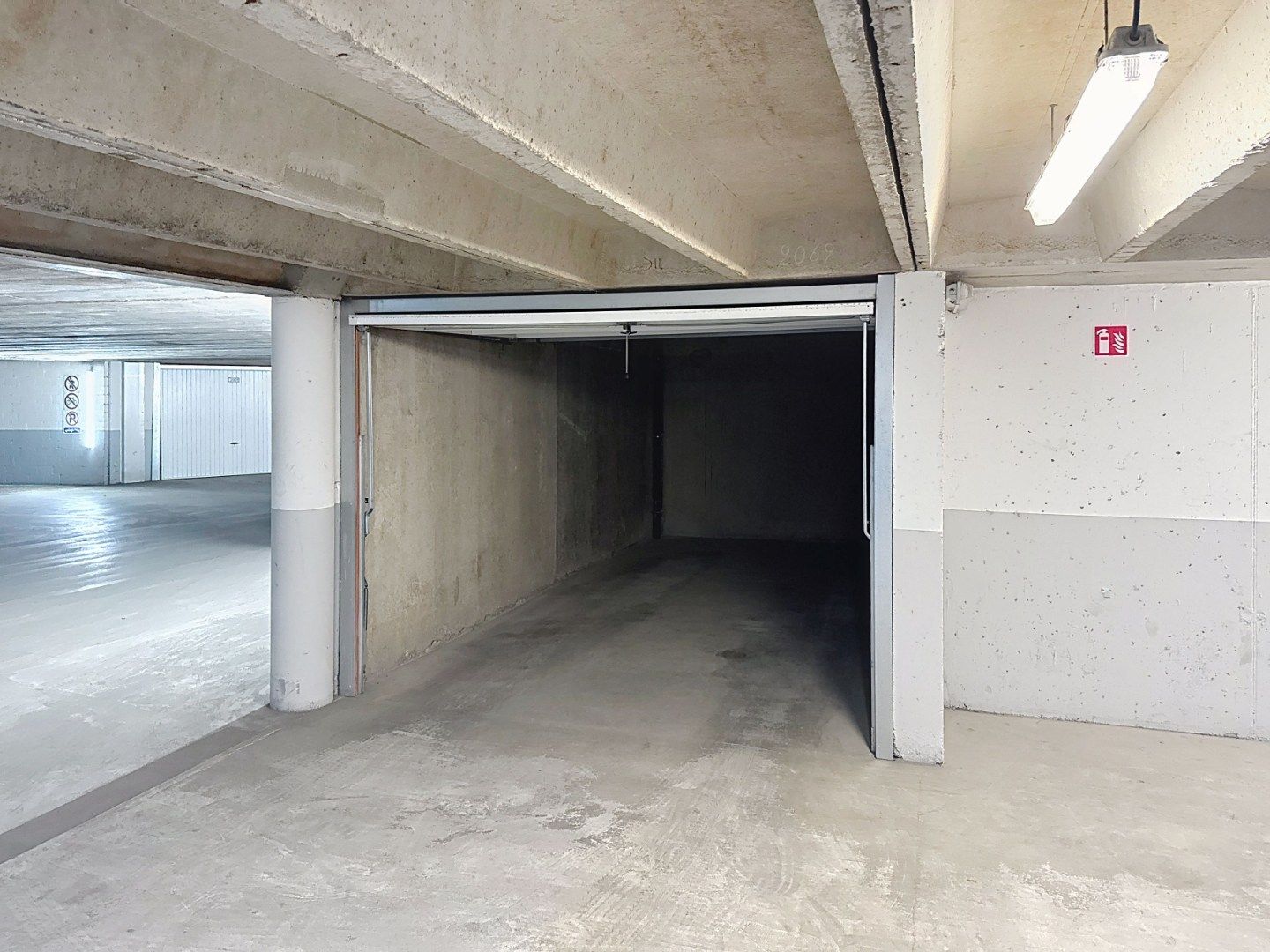 Gemakkelijk te bereiken garagebox in het Stubbenpark te Duinbergen foto 2
