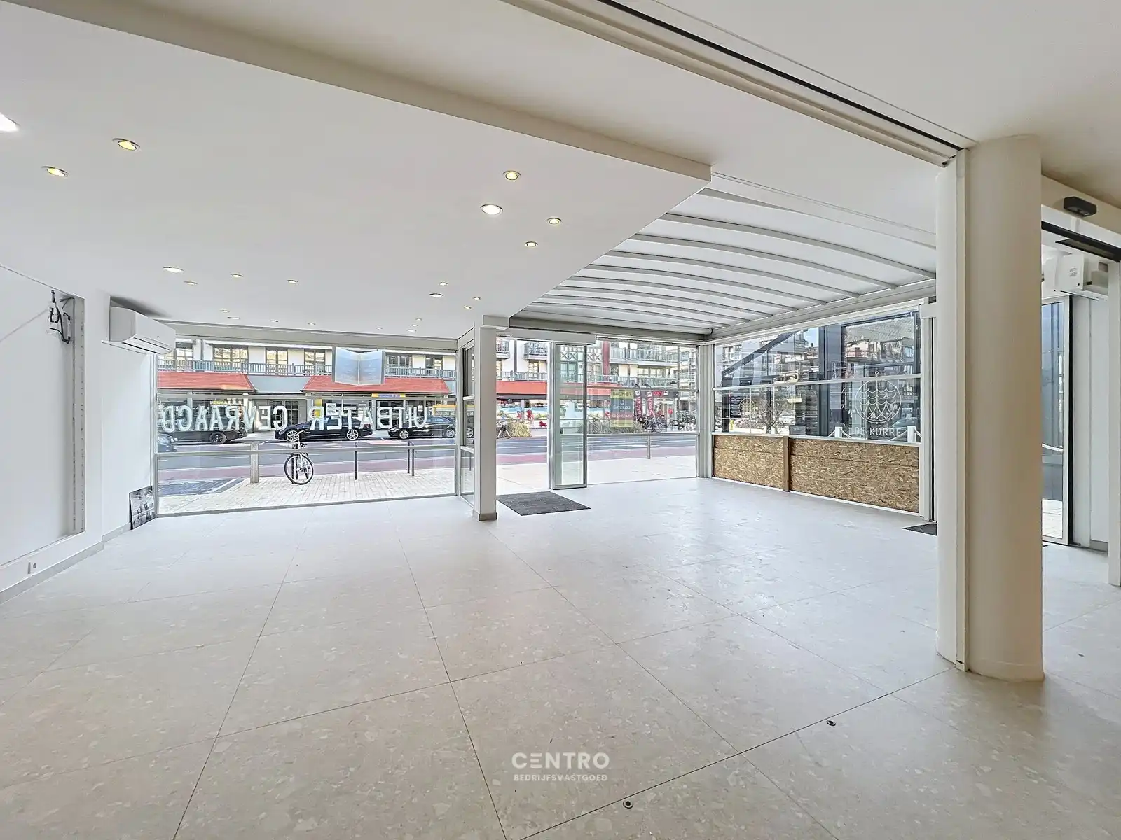 Instapklaar horecapand (± 300 m²) met hyper-geïnstalleerde keuken op commerciële toplocatie op 100m van het strand Oostduinkerke-Bad ! foto 7