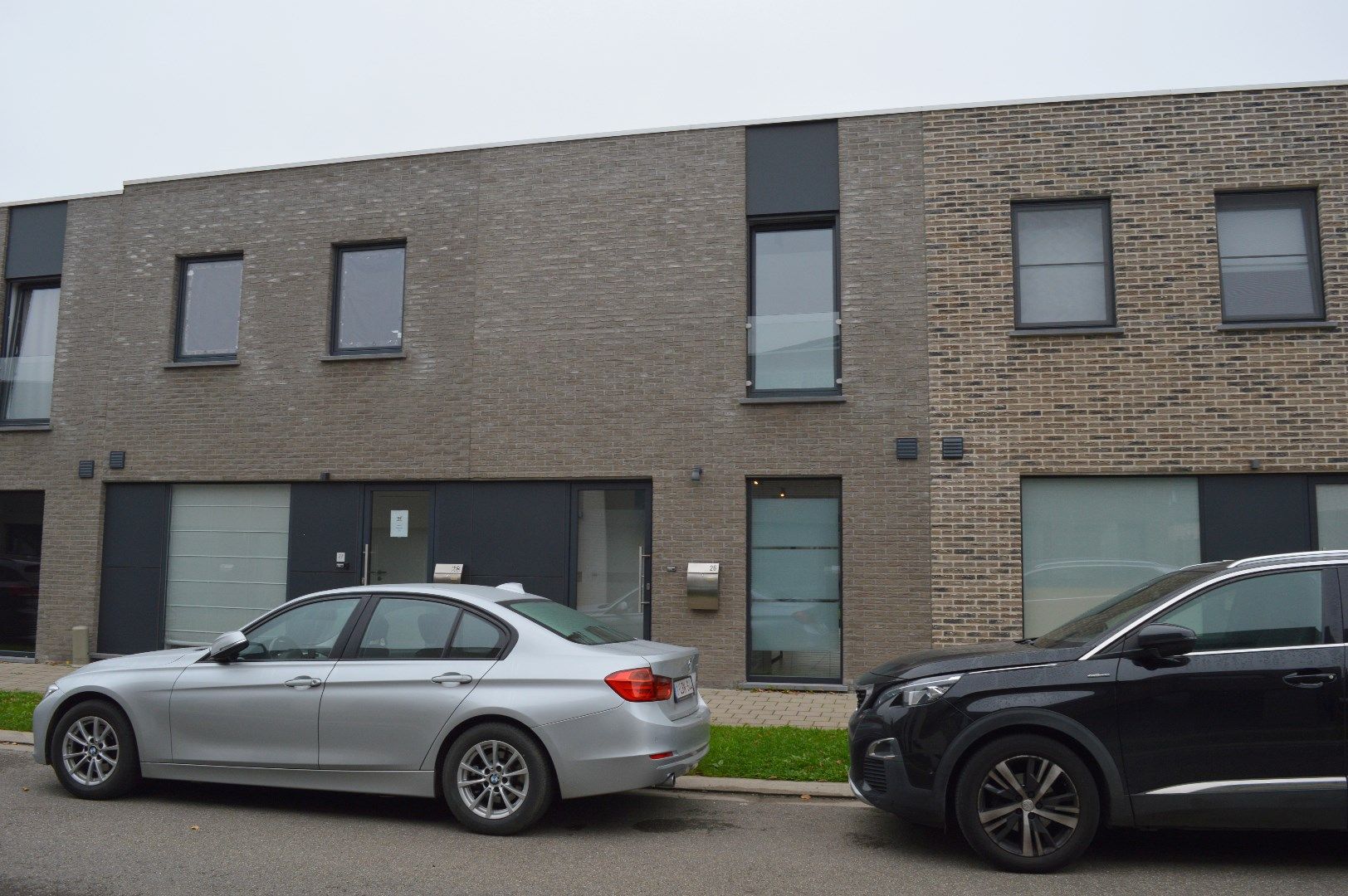 Recente rijwoning in Heule met 3 slaapkamers en carport foto 12