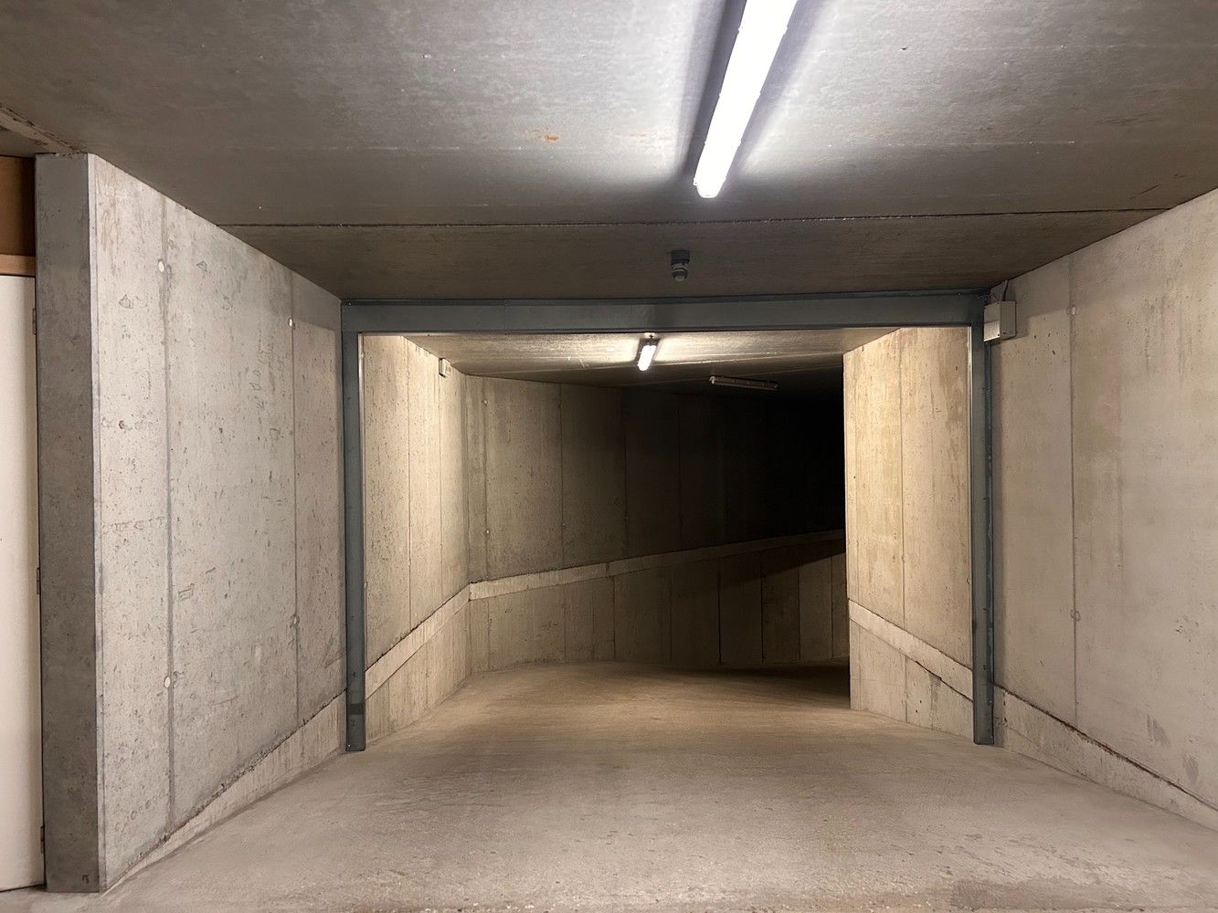 Ruime garagebox in het Zoute foto 4